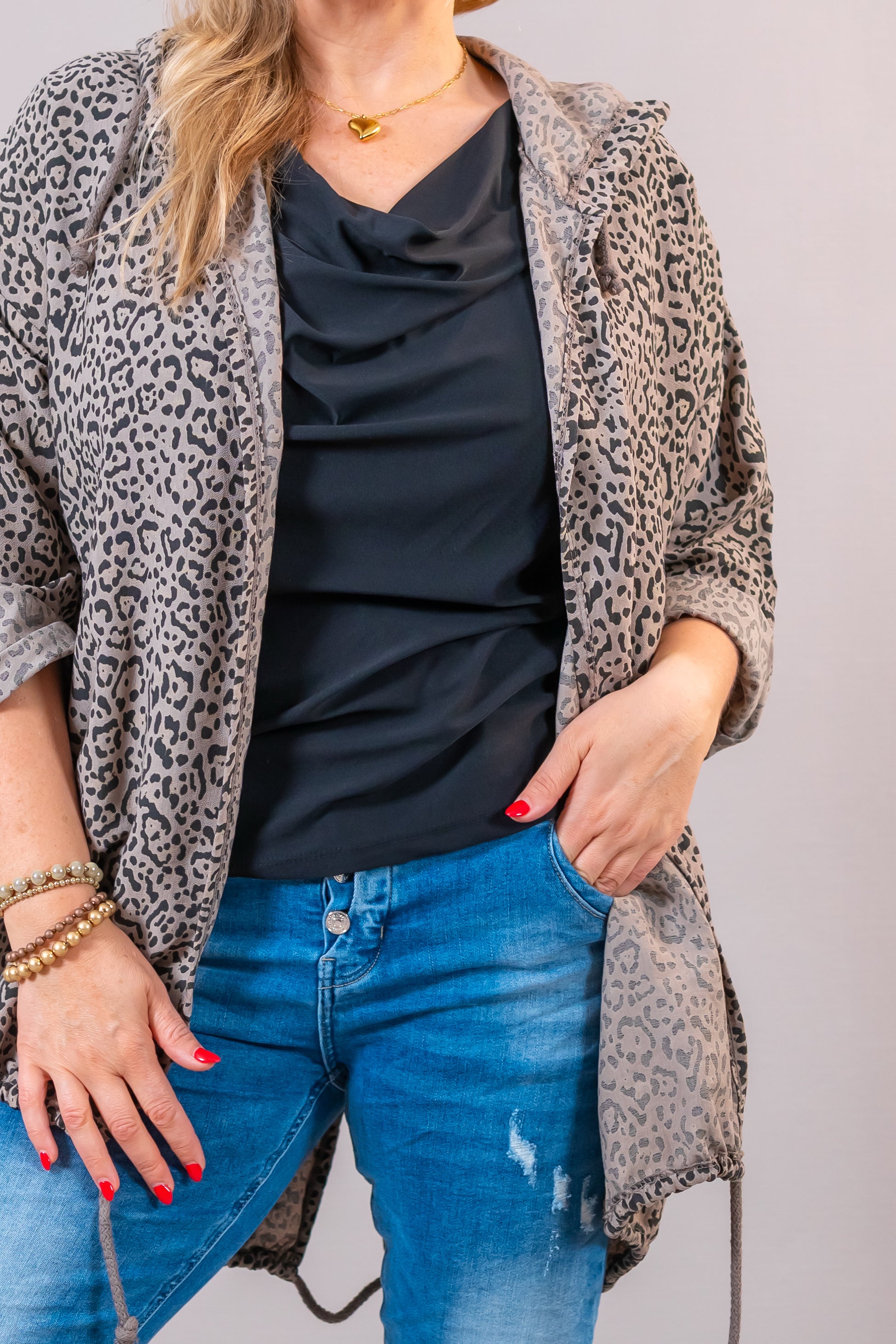 Leo Longcardigan mit Kapuze