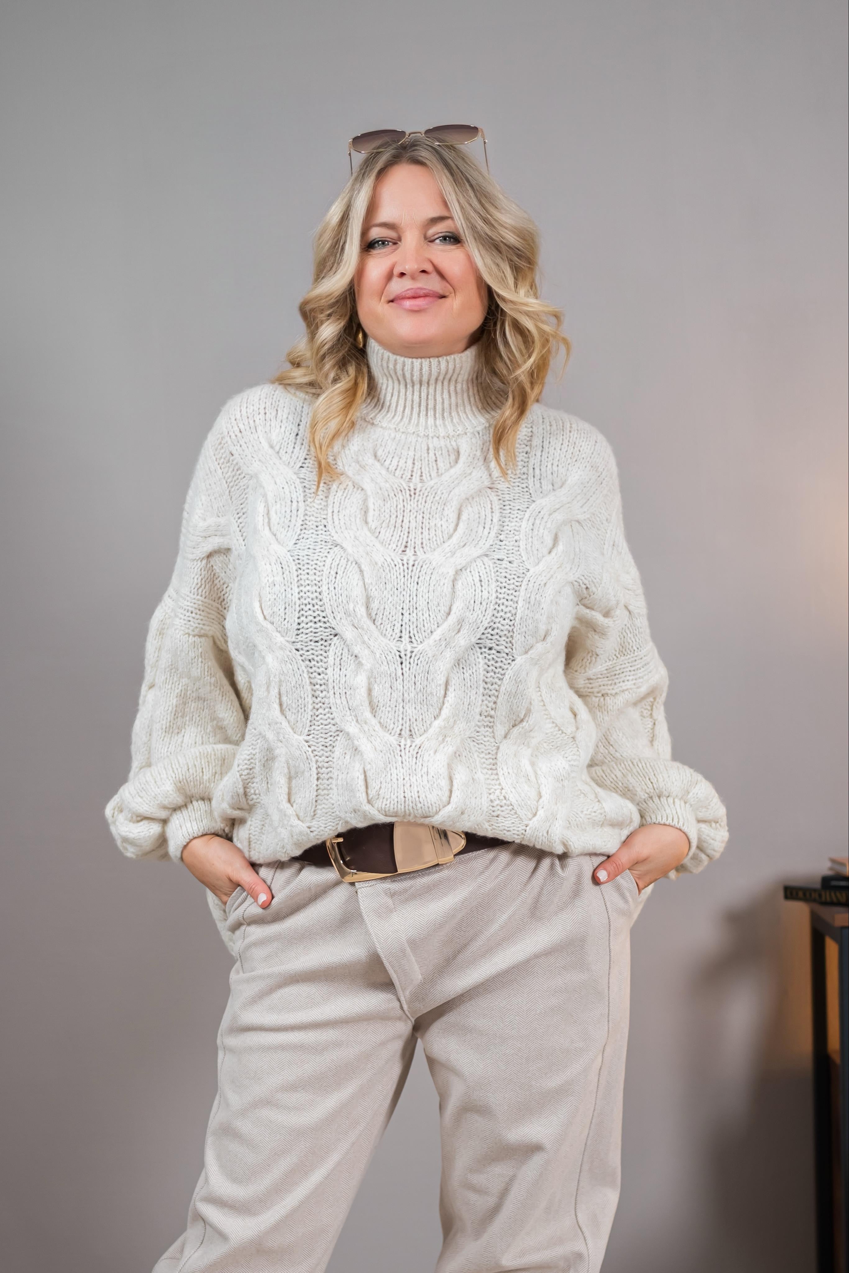 Strickpullover mit Zopfmuster, creme