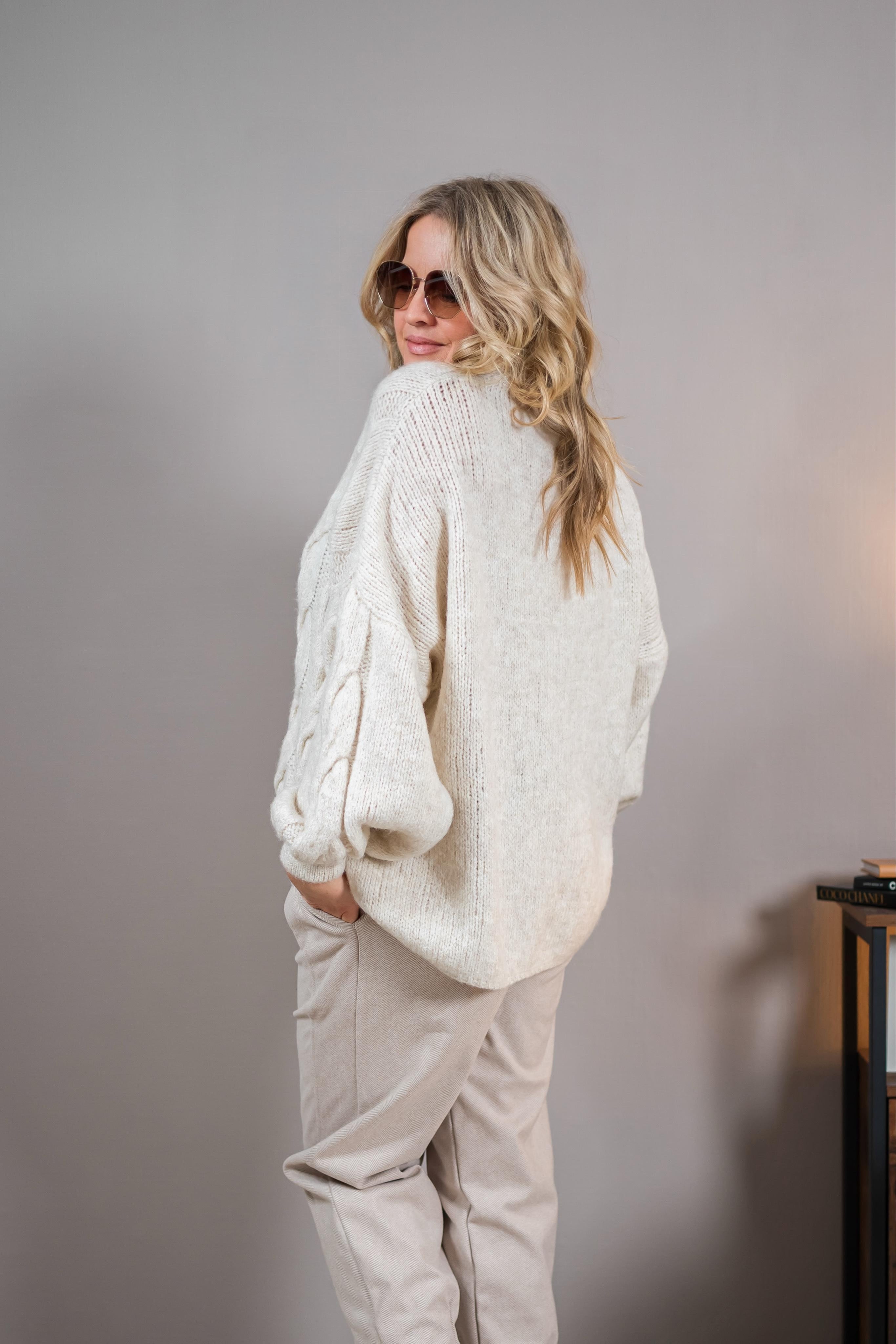 Strickpullover mit Zopfmuster, creme