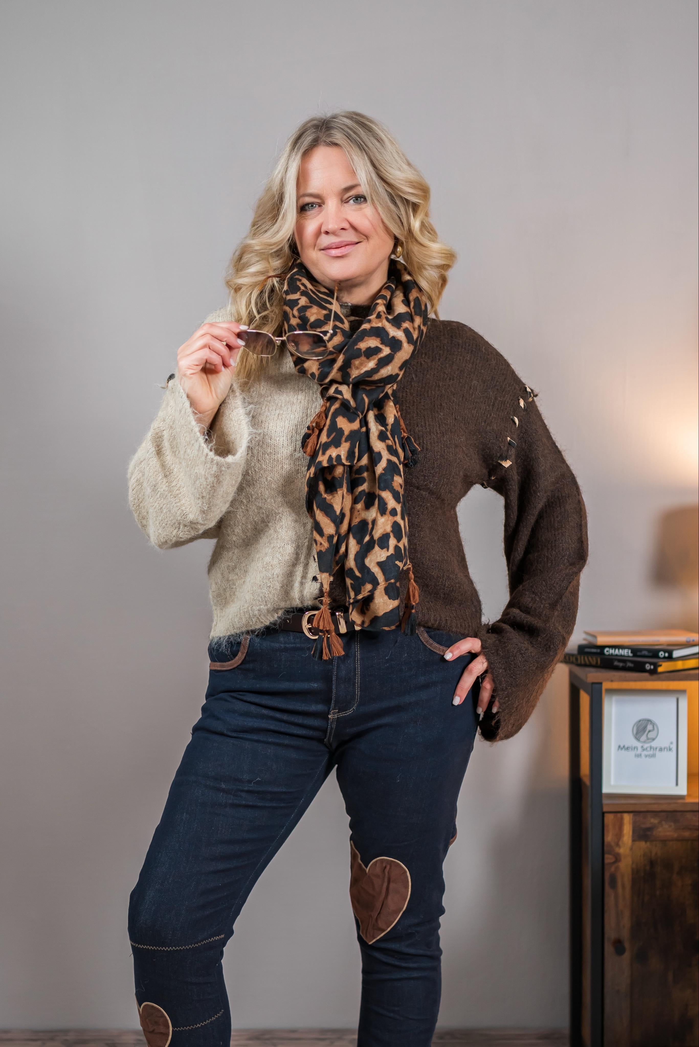 Strickpullover im Block-Design mit Zierbändern