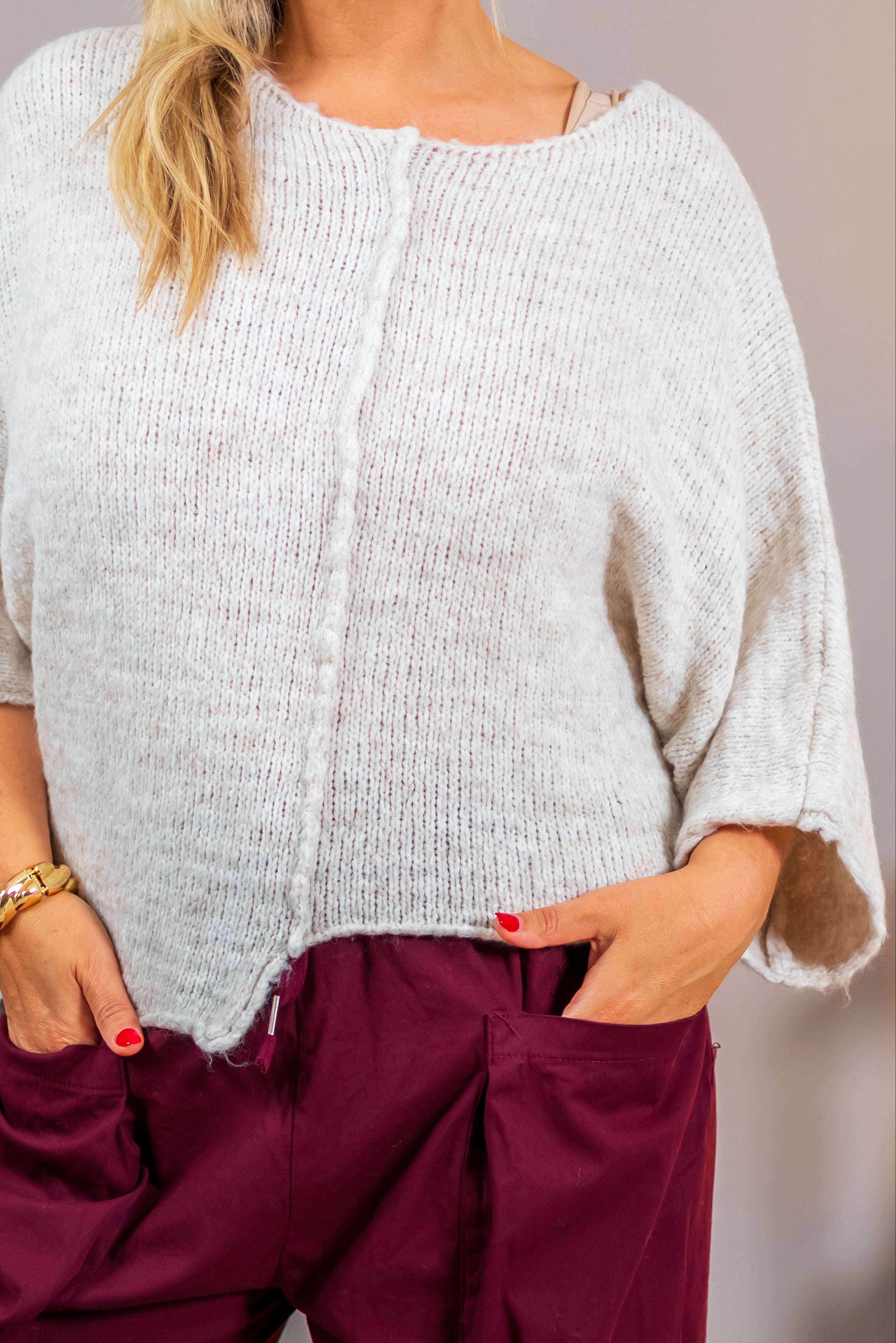 Strickpullover asymetrischer Schnitt, beige