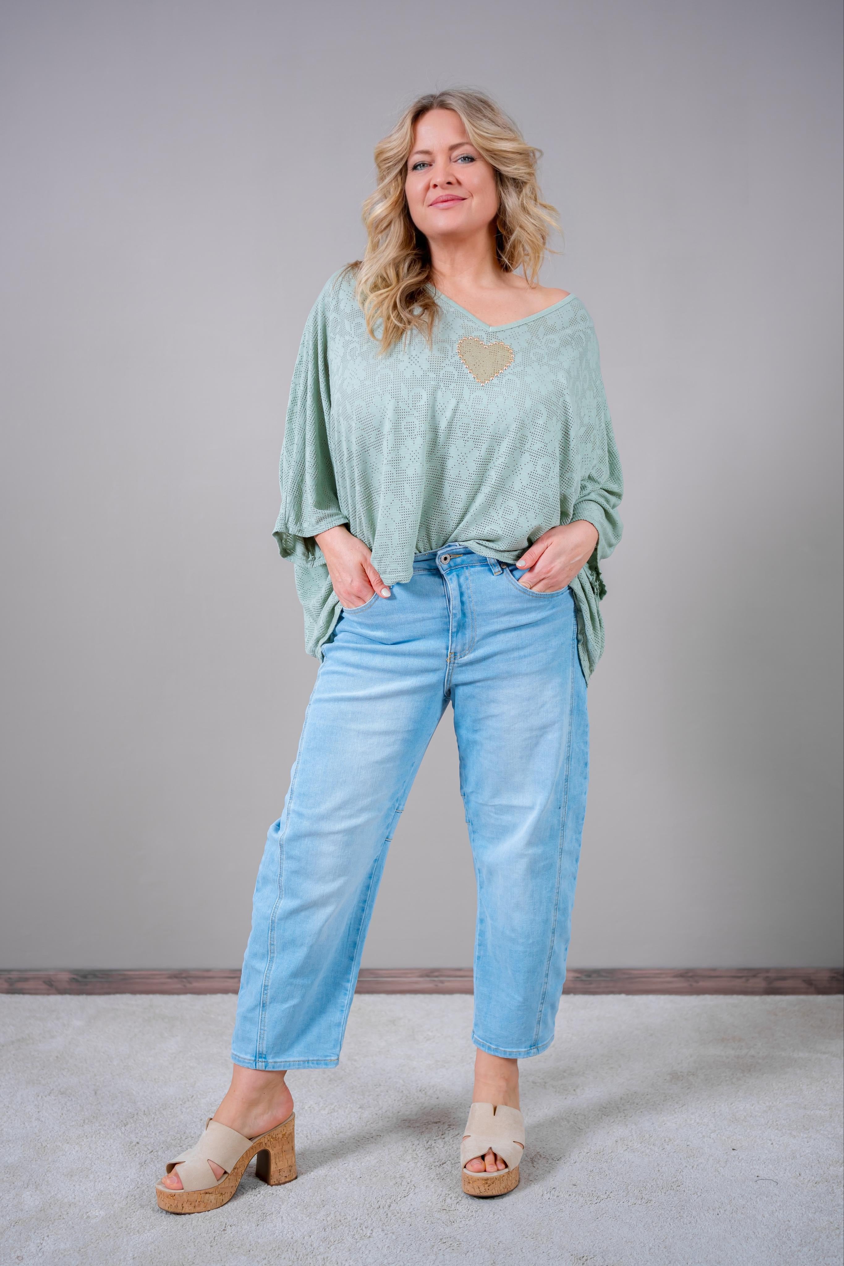 Oversize Shirt mit Lochmuster und goldenem Glitzer-Herz, salbei