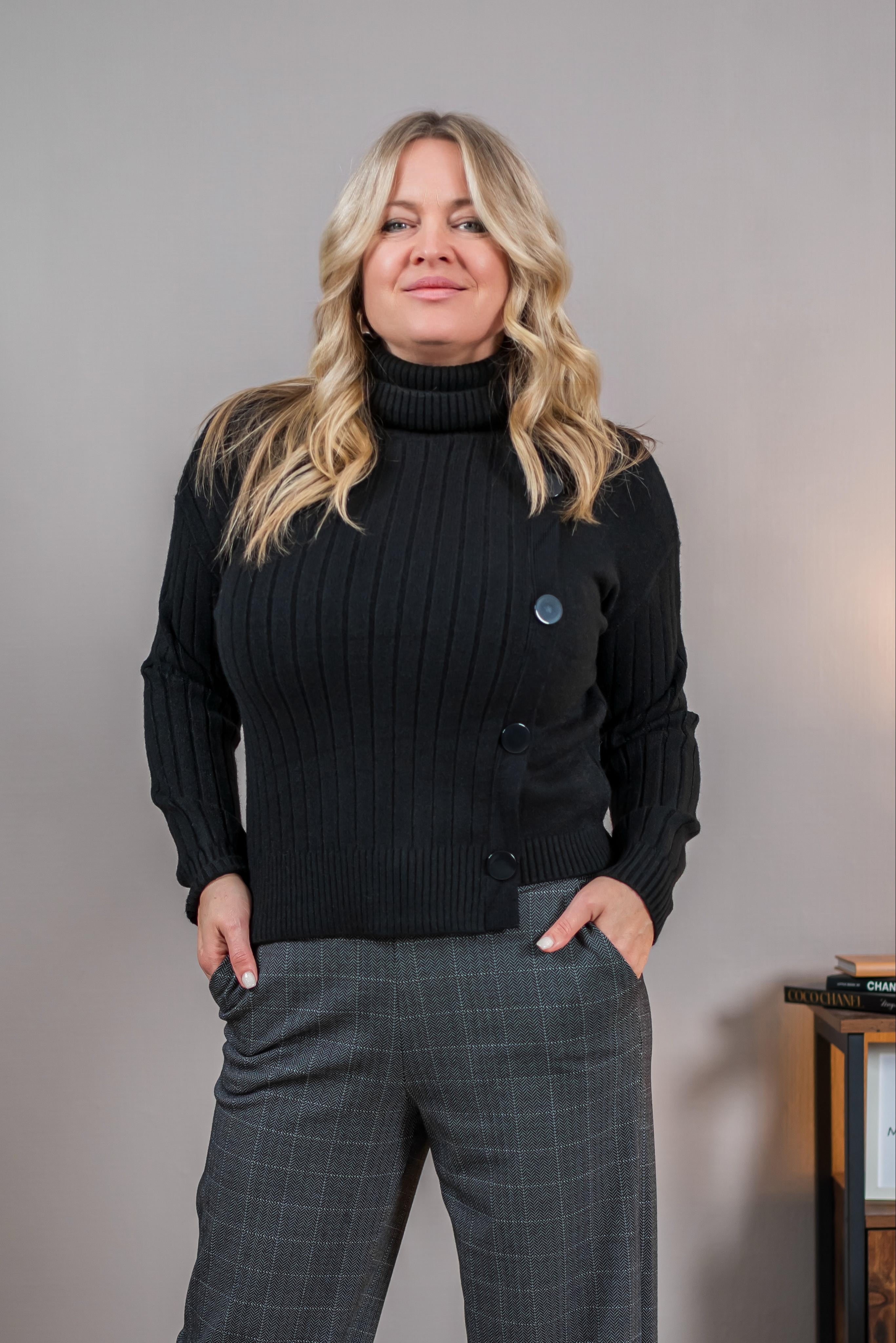 Strickpullover mit Knopfleiste, schwarz