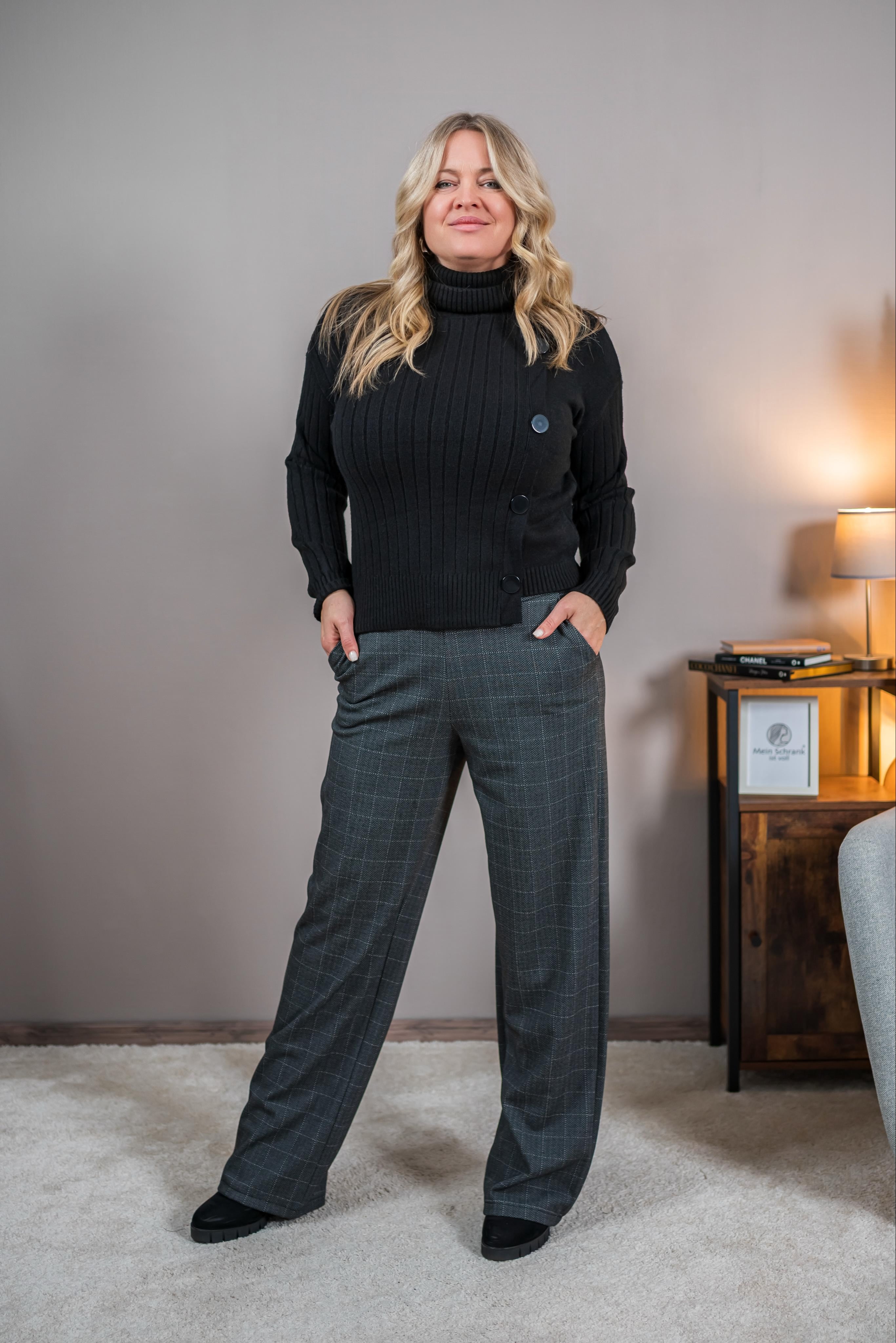 Strickpullover mit Knopfleiste, schwarz