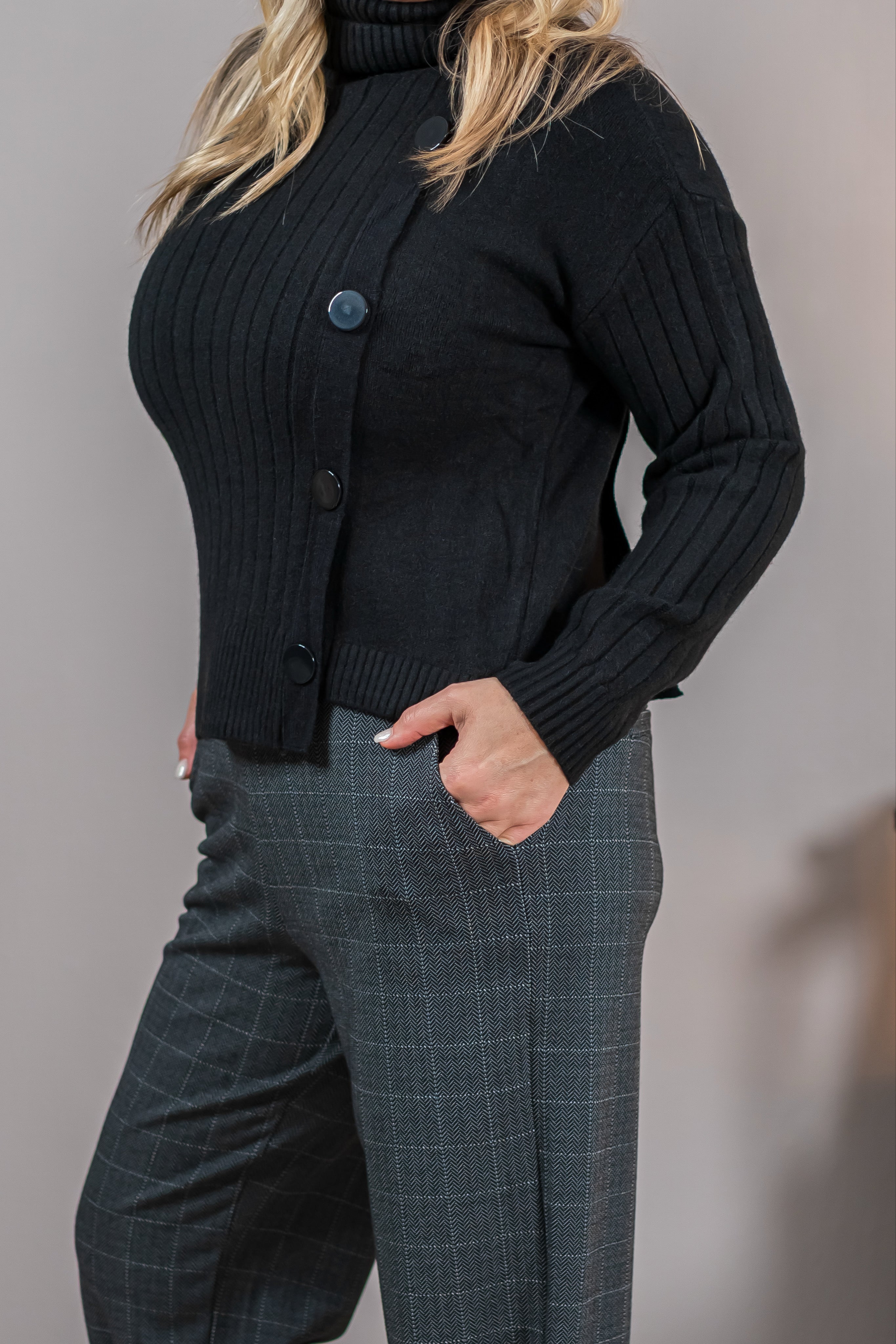 Strickpullover mit Knopfleiste, schwarz