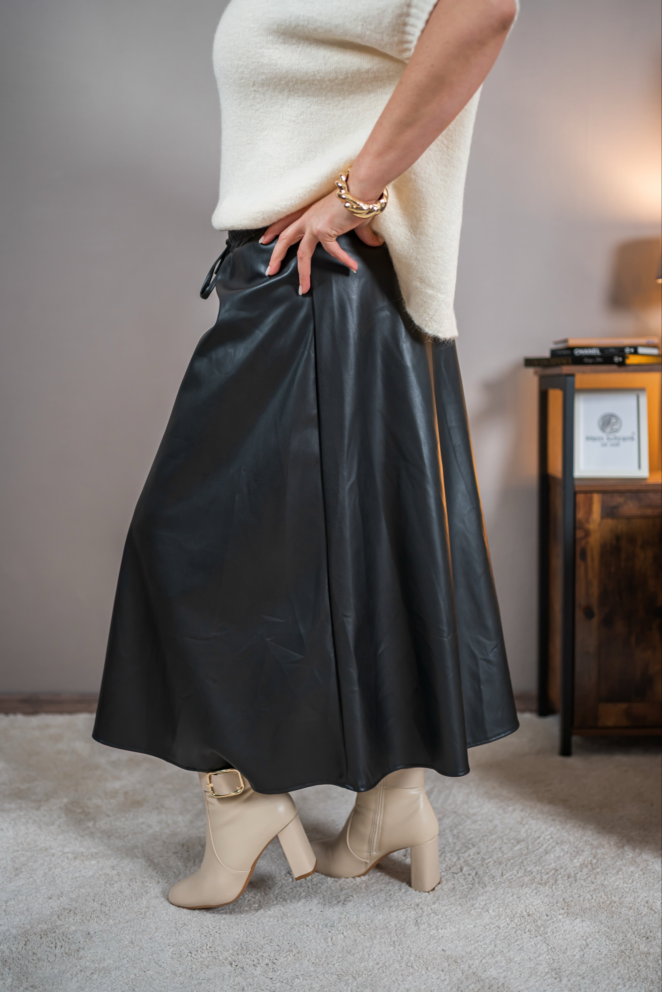 Langer Rock im Leder-Look, schwarz