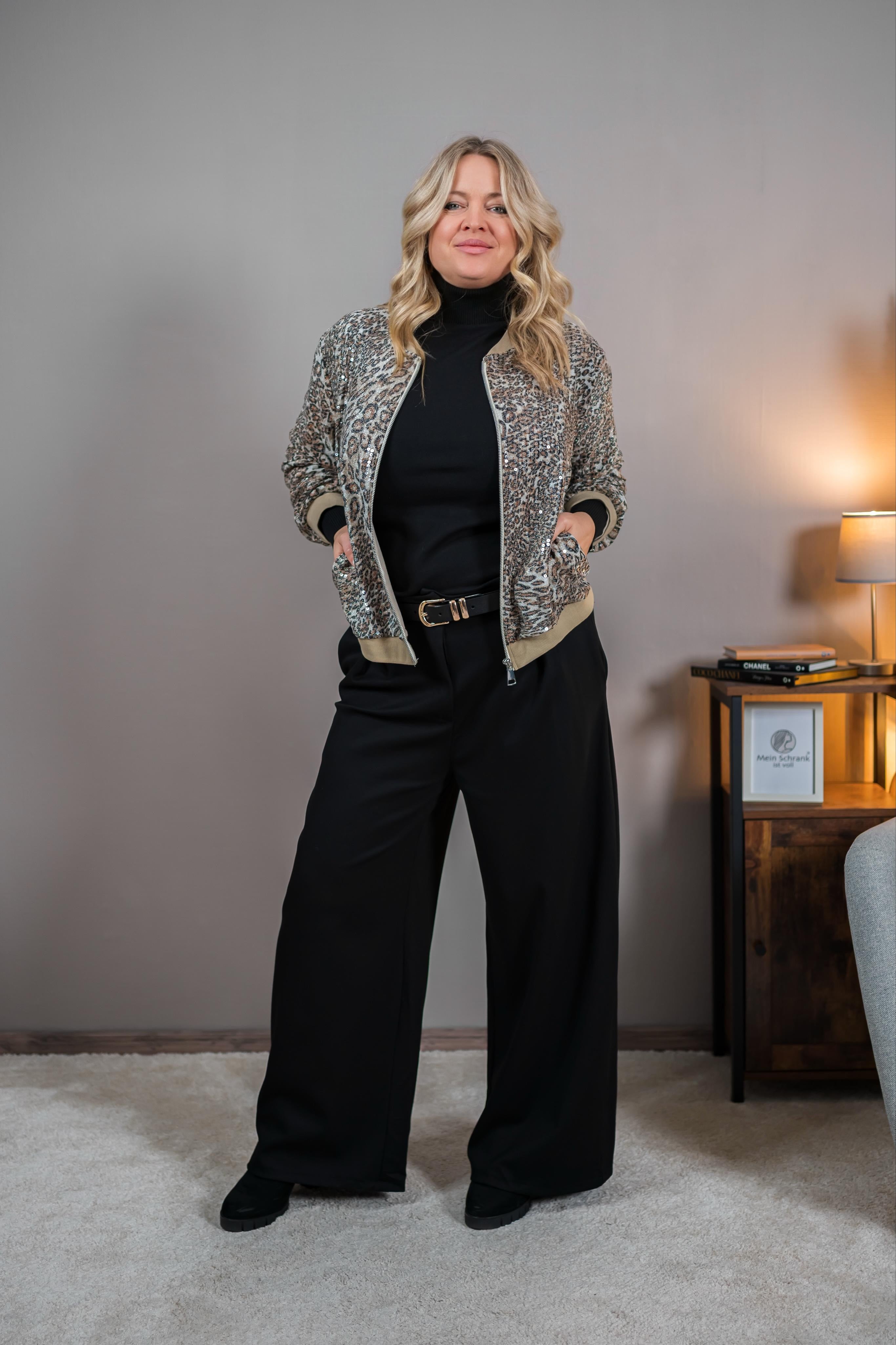 Blouson mit Leomuster und Pailletten