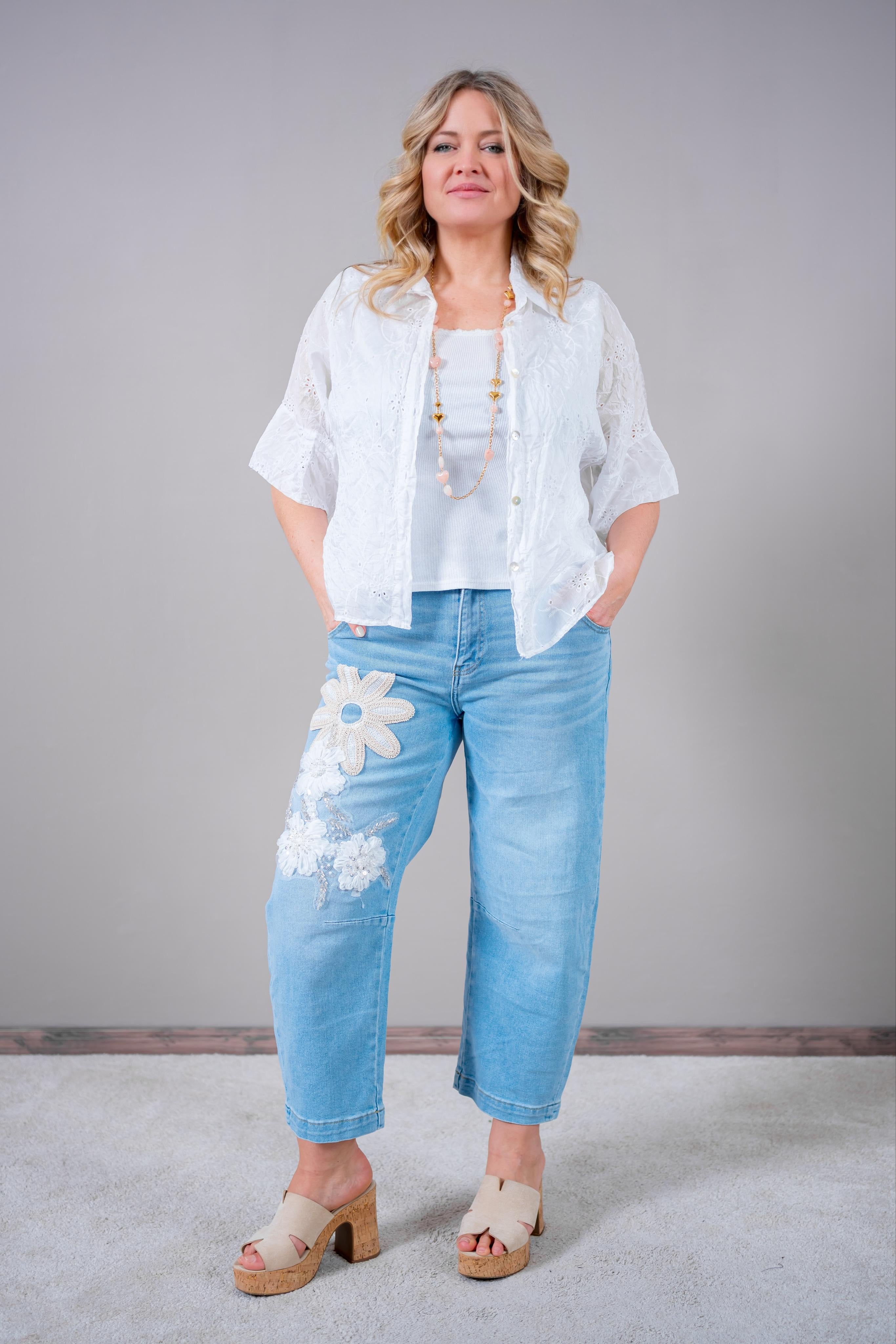 Leichte Bluse mit Lochstickerei, weiß