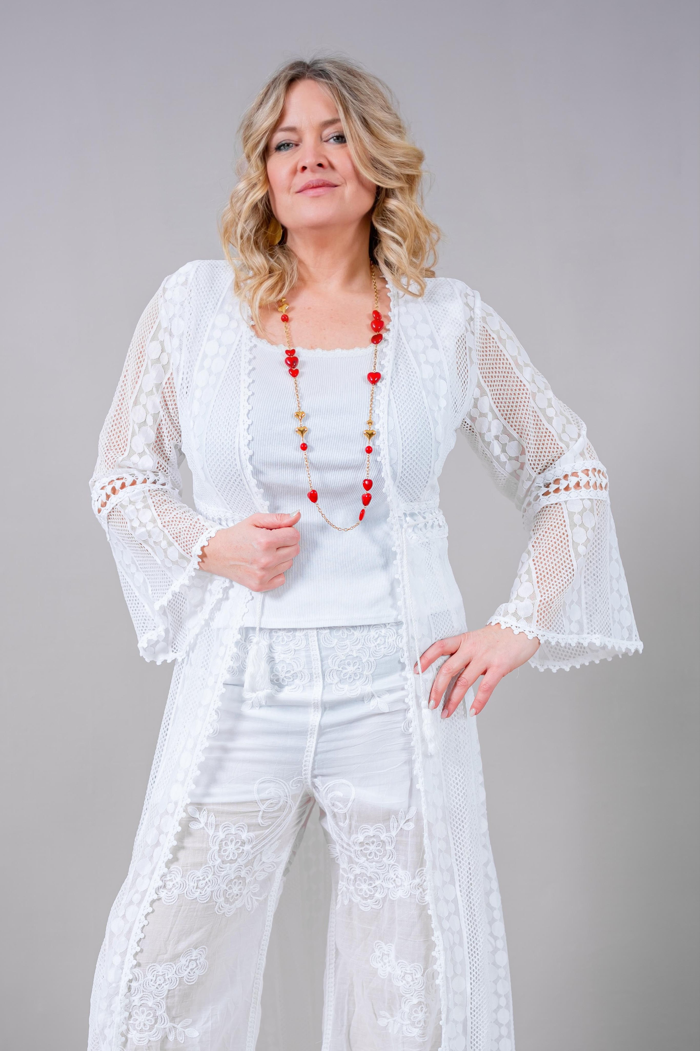 Boho-Spitzen-Komino in Weiß mit Trompetenärmeln