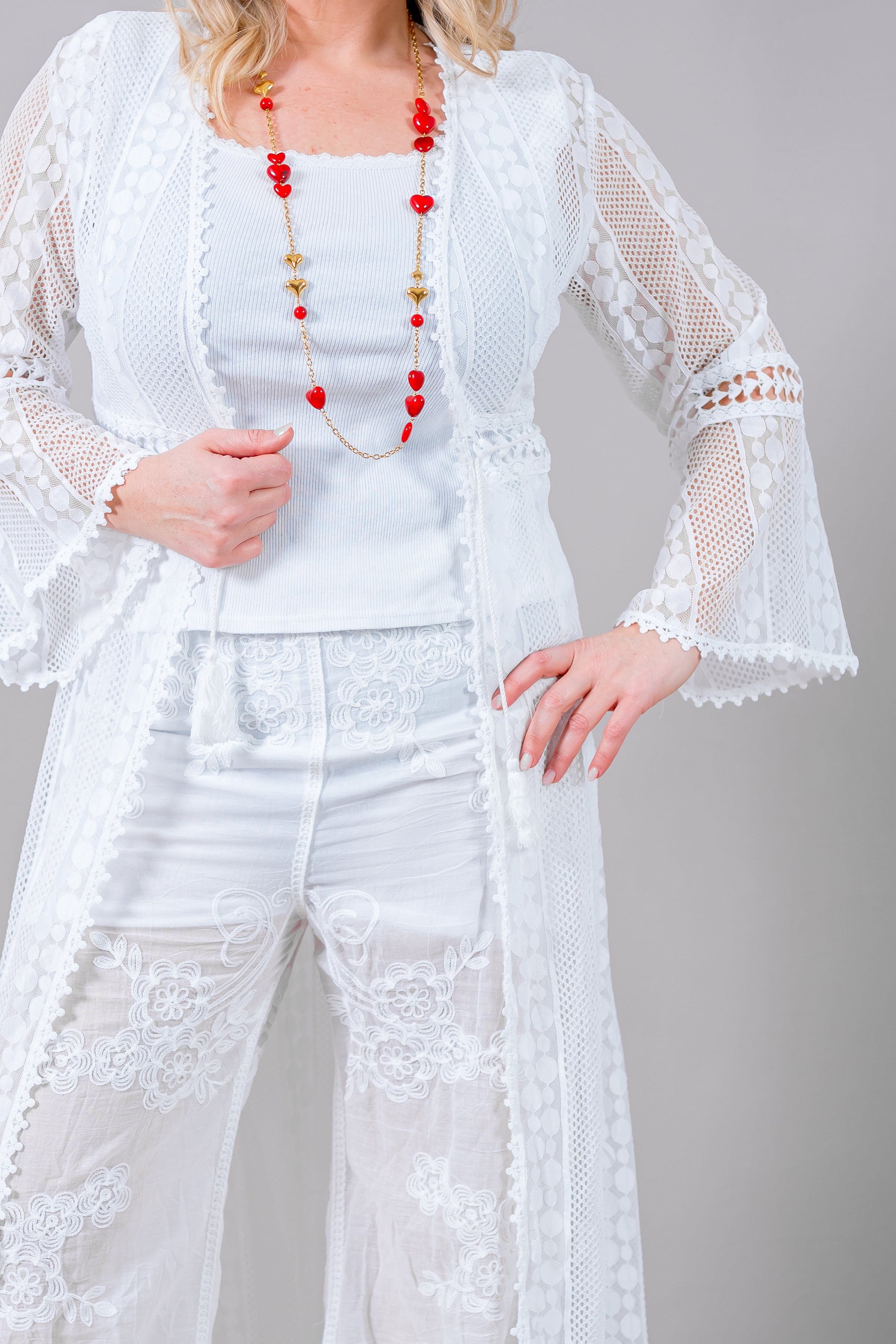 Boho-Spitzen-Komino in Weiß mit Trompetenärmeln