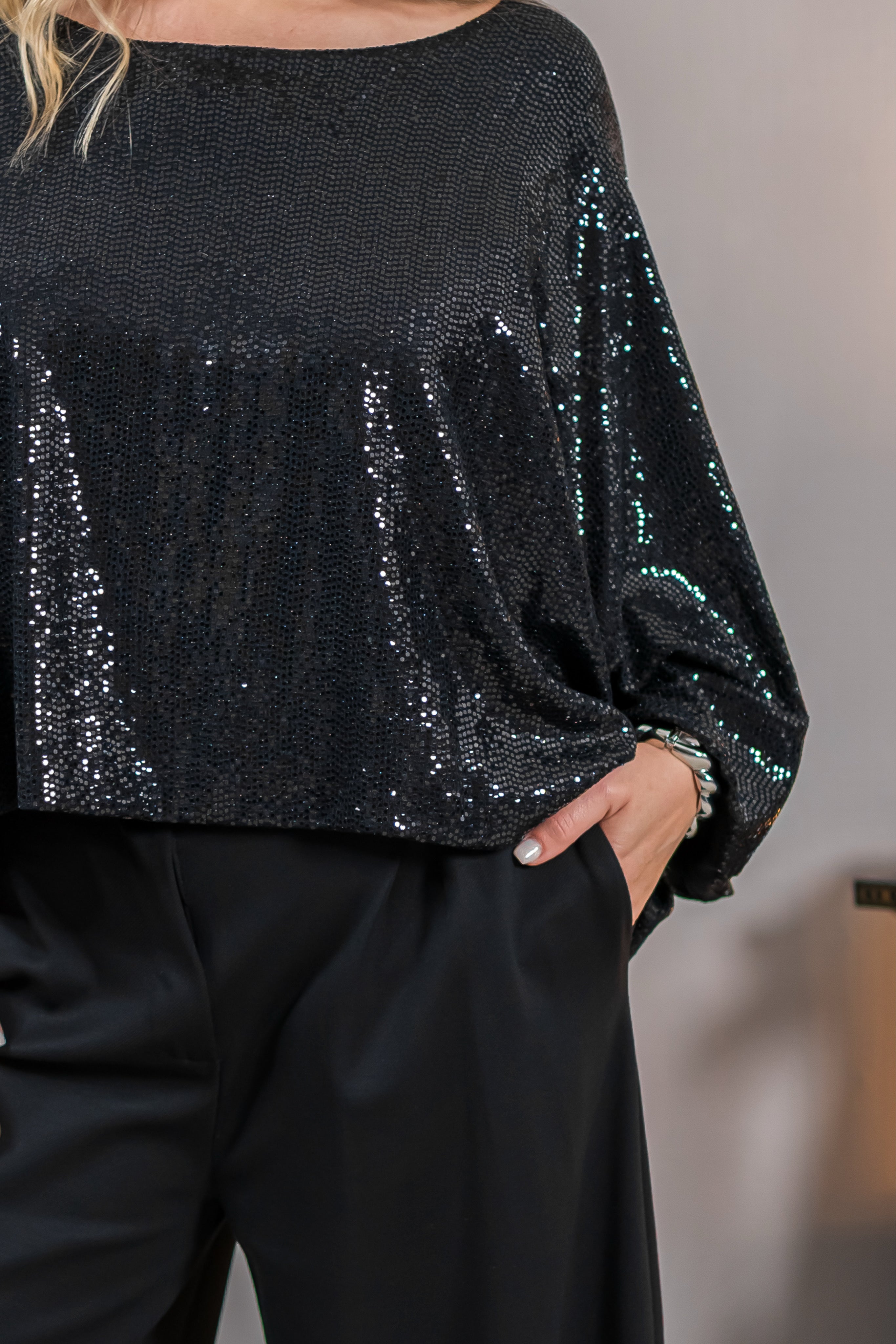 Pailletten-Shirt im Ballonschnitt, schwarz