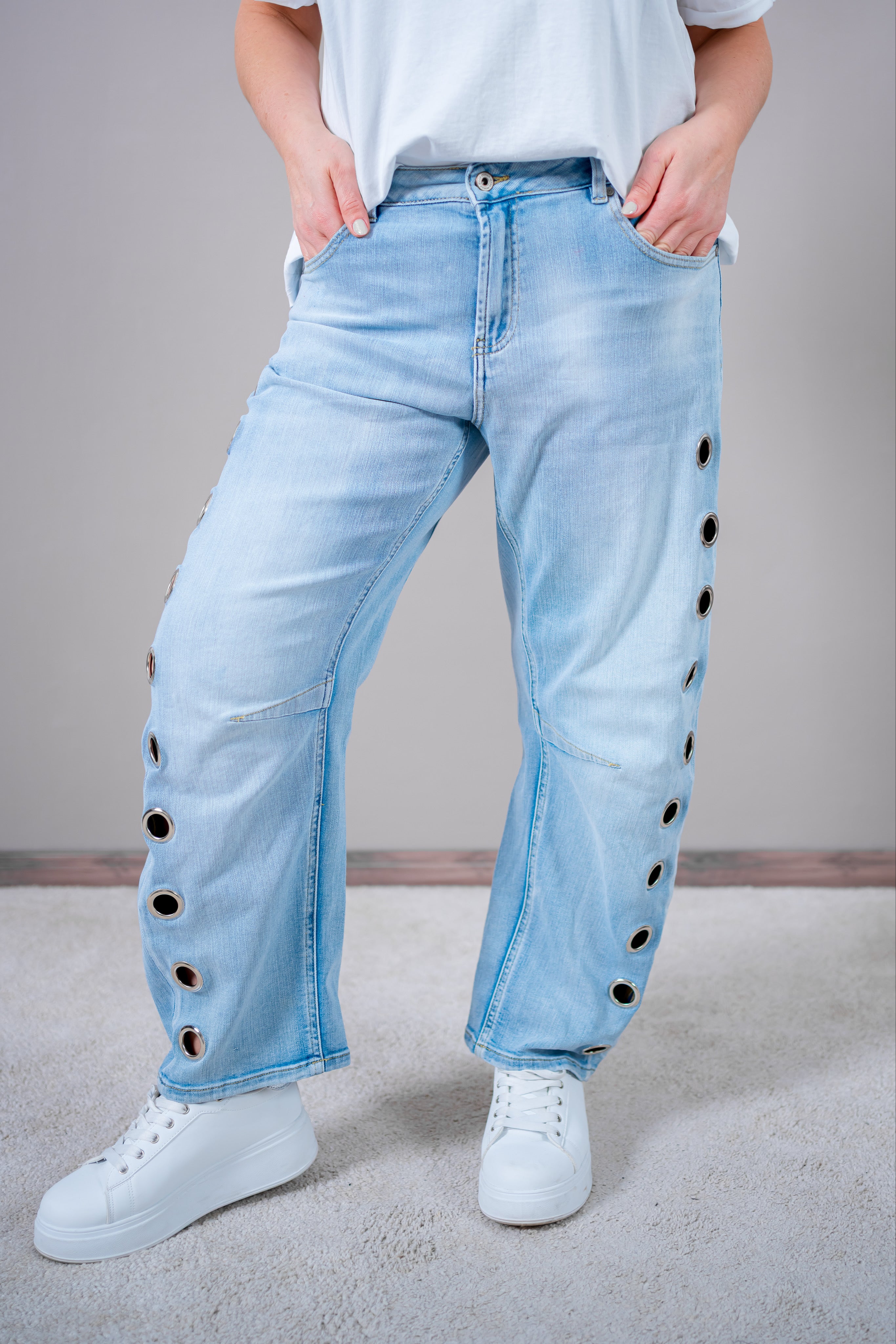 Jeans mit Ösen-Detail, hellblau