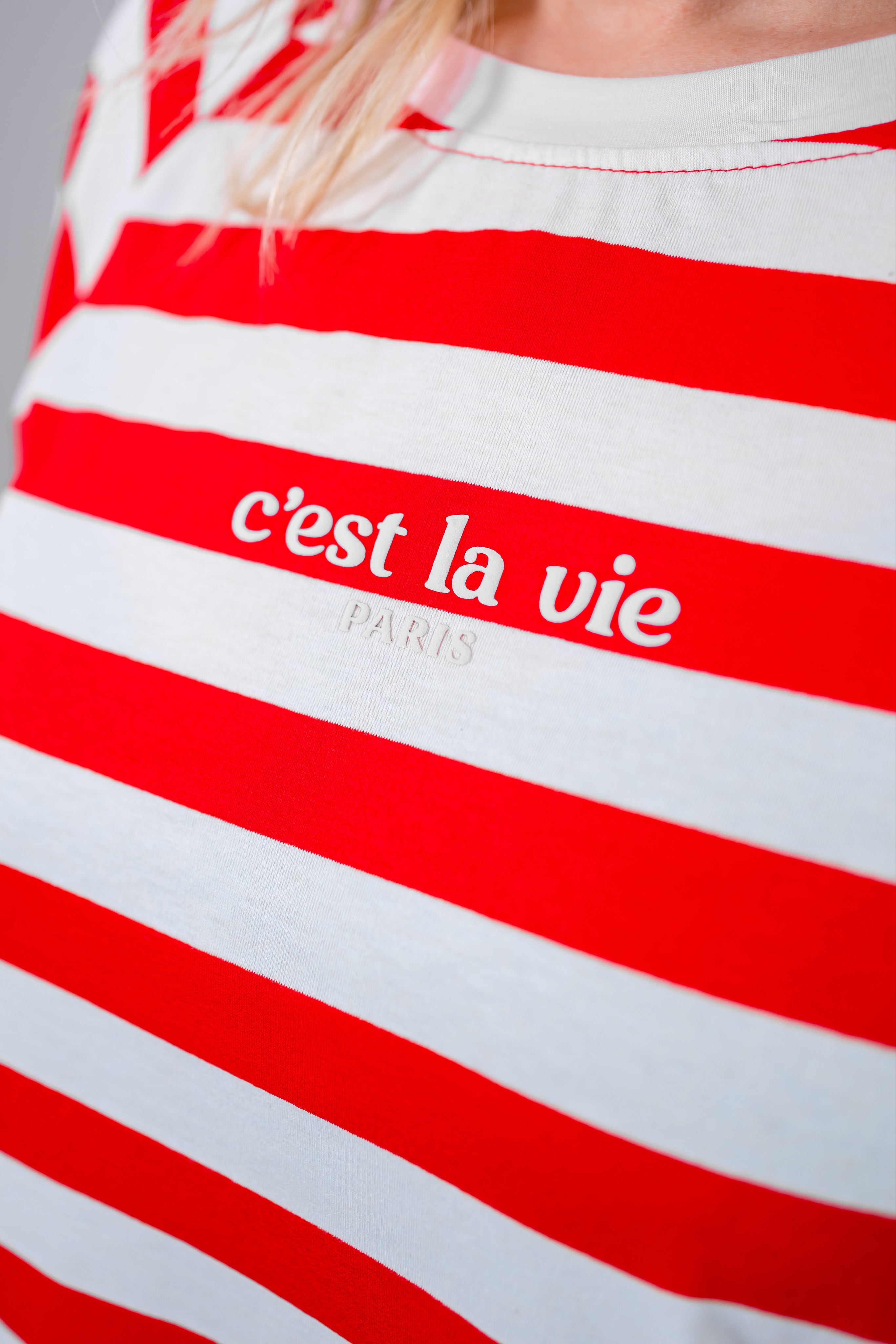 Oversize Shirt im Ringel-Streifen Rot-Creme mit "c'est la vie Paris" Print