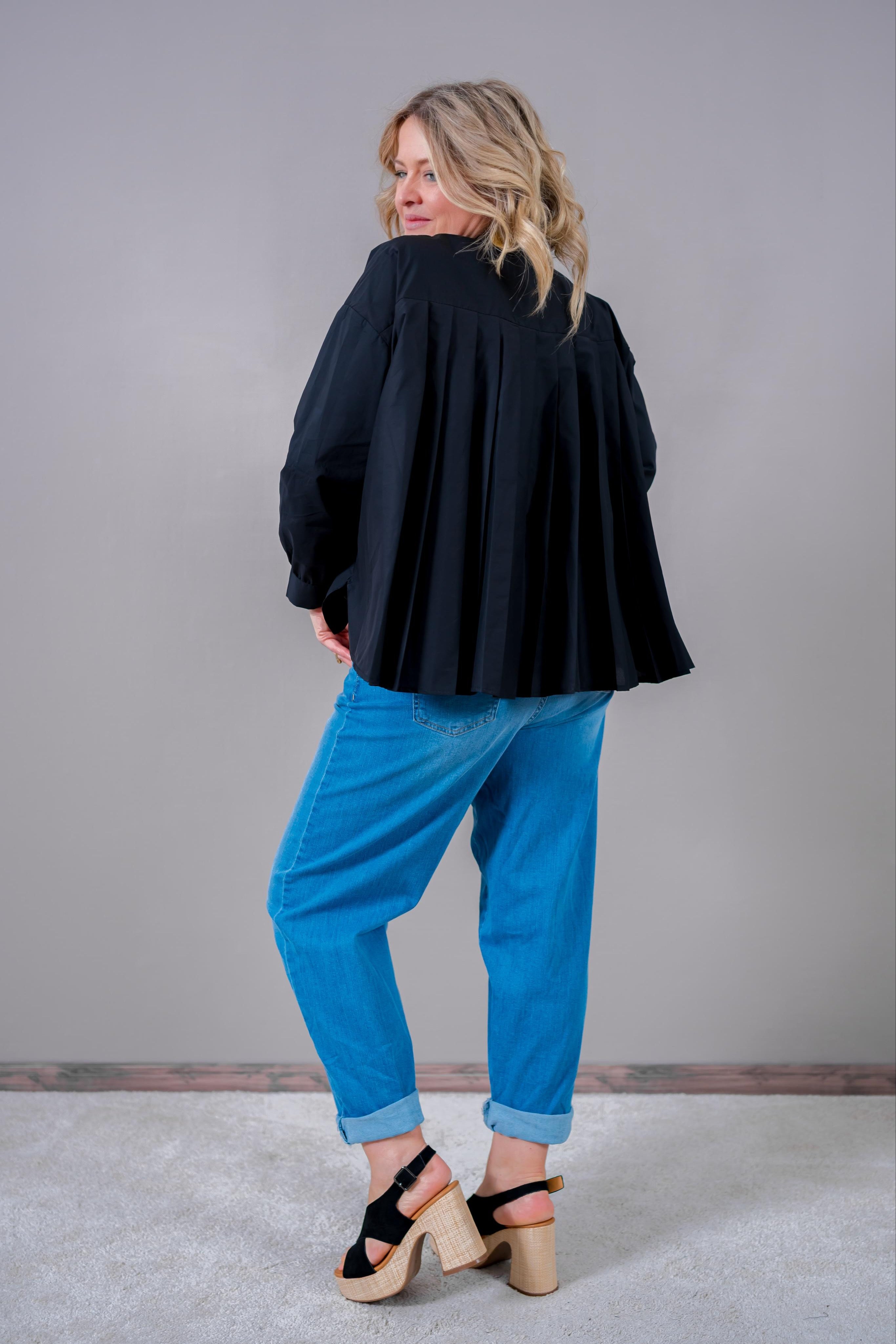 Bluse mit Plissee-Rücken, schwarz