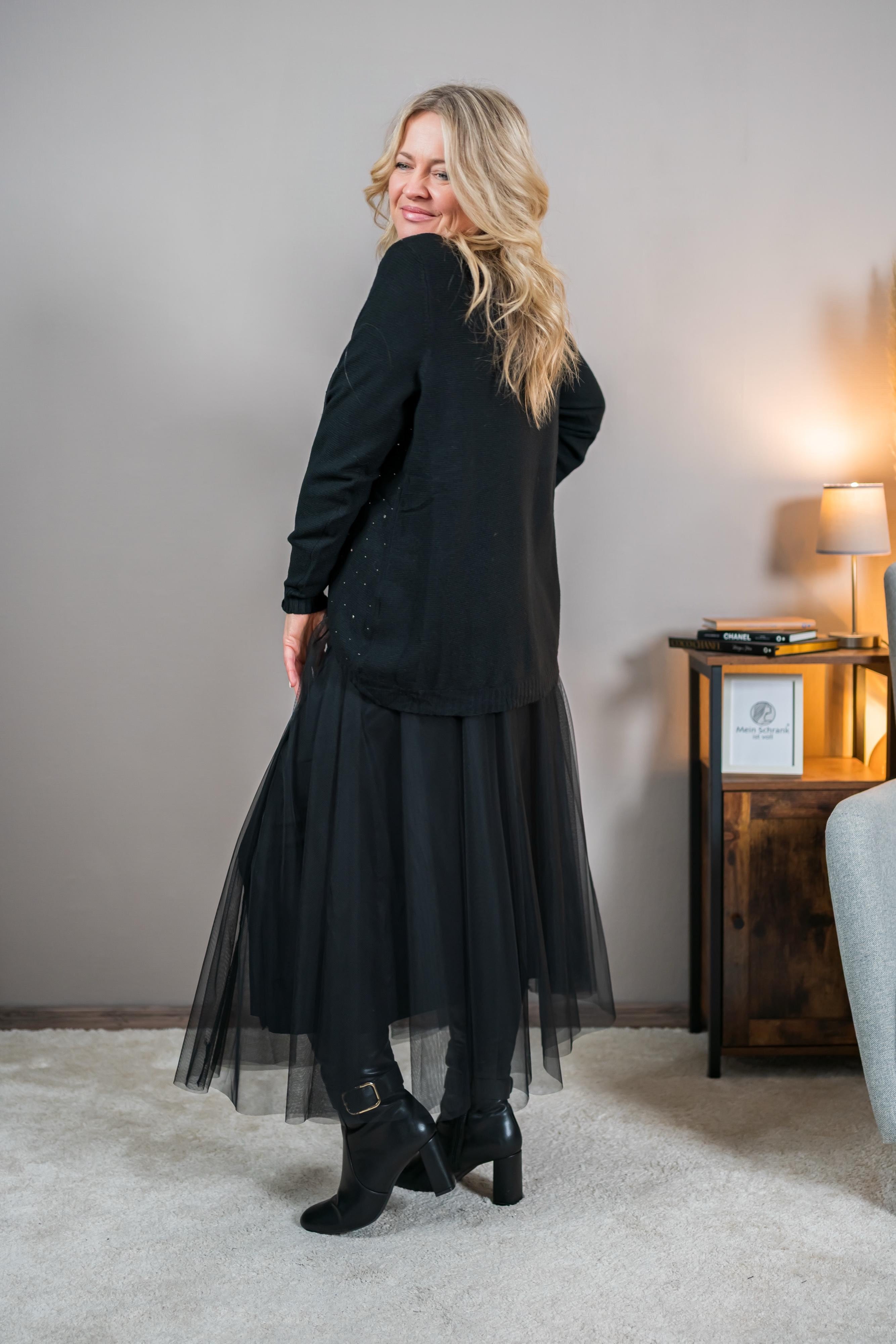 Strickpullover mit Stehkragen und Strasssteinchen, schwarz