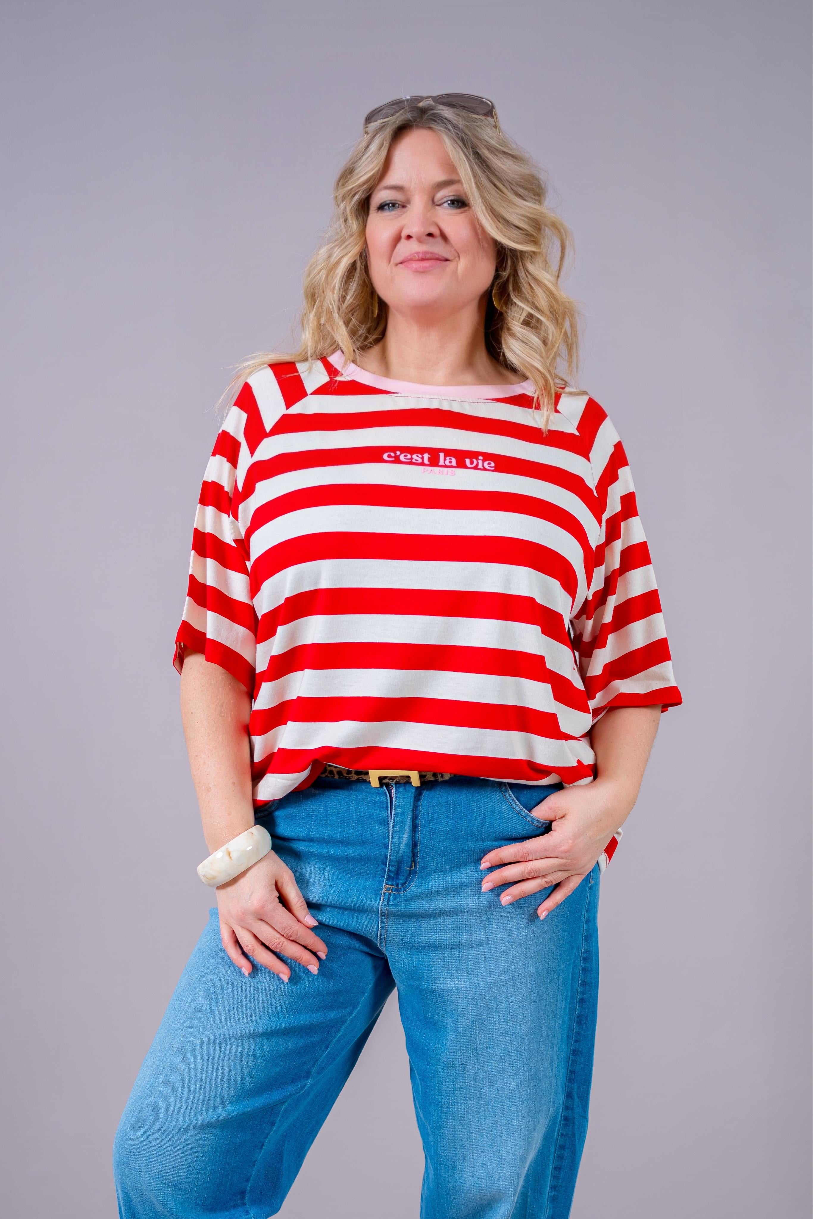 Oversize Shirt im Ringel-Streifen Rot-Creme mit "c'est la vie Paris" Print