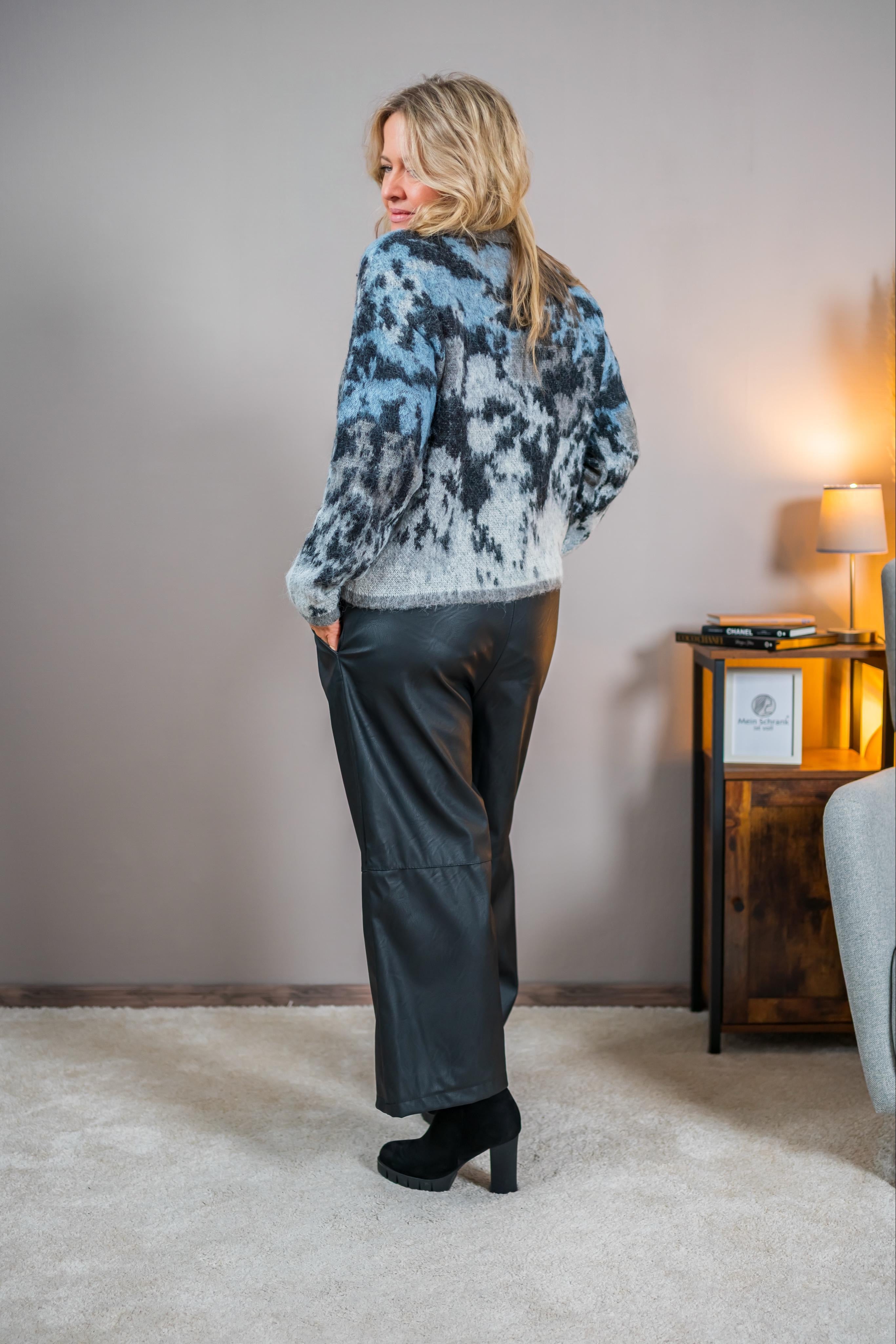 Strickpullover mit Pailletten, grau/schwarz/blau