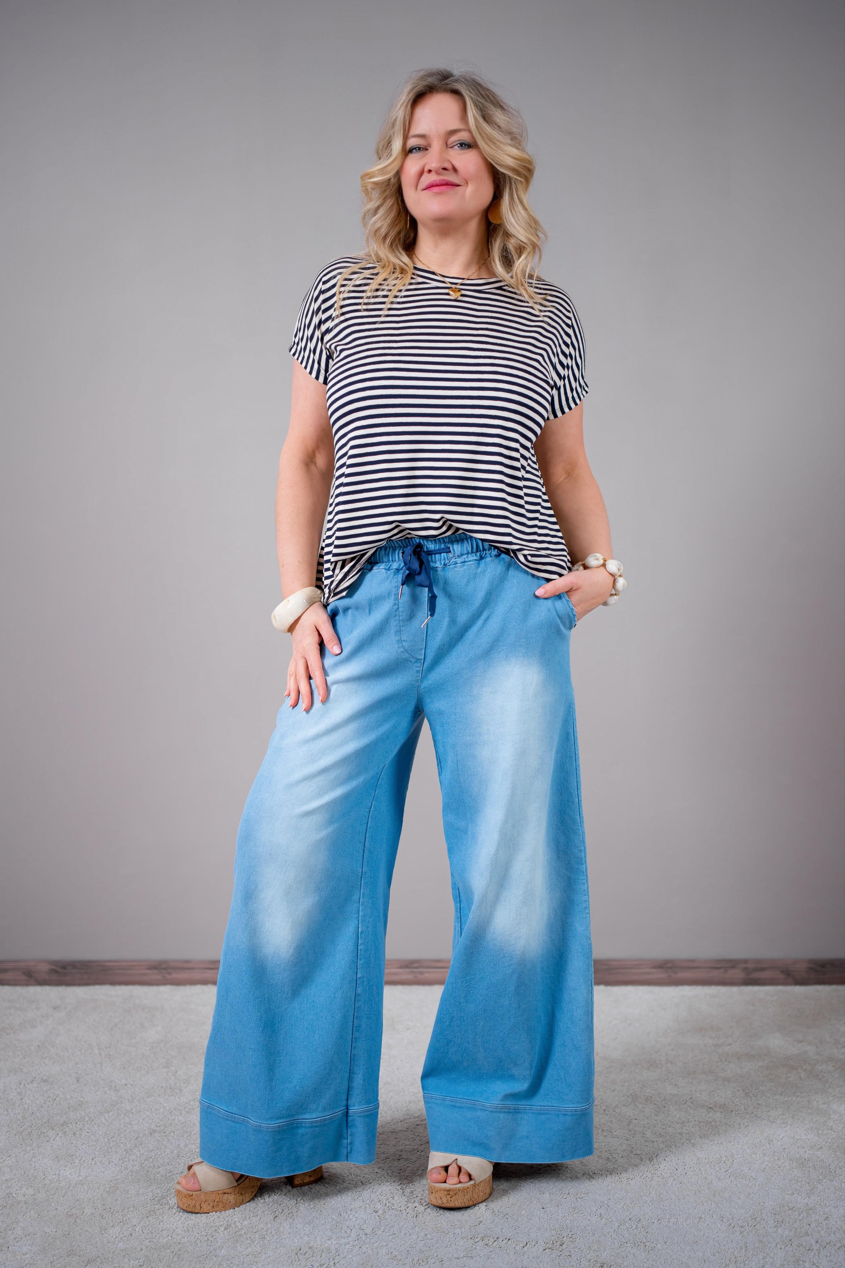 Washed Jeans im Jogpant-Stil, hellblau