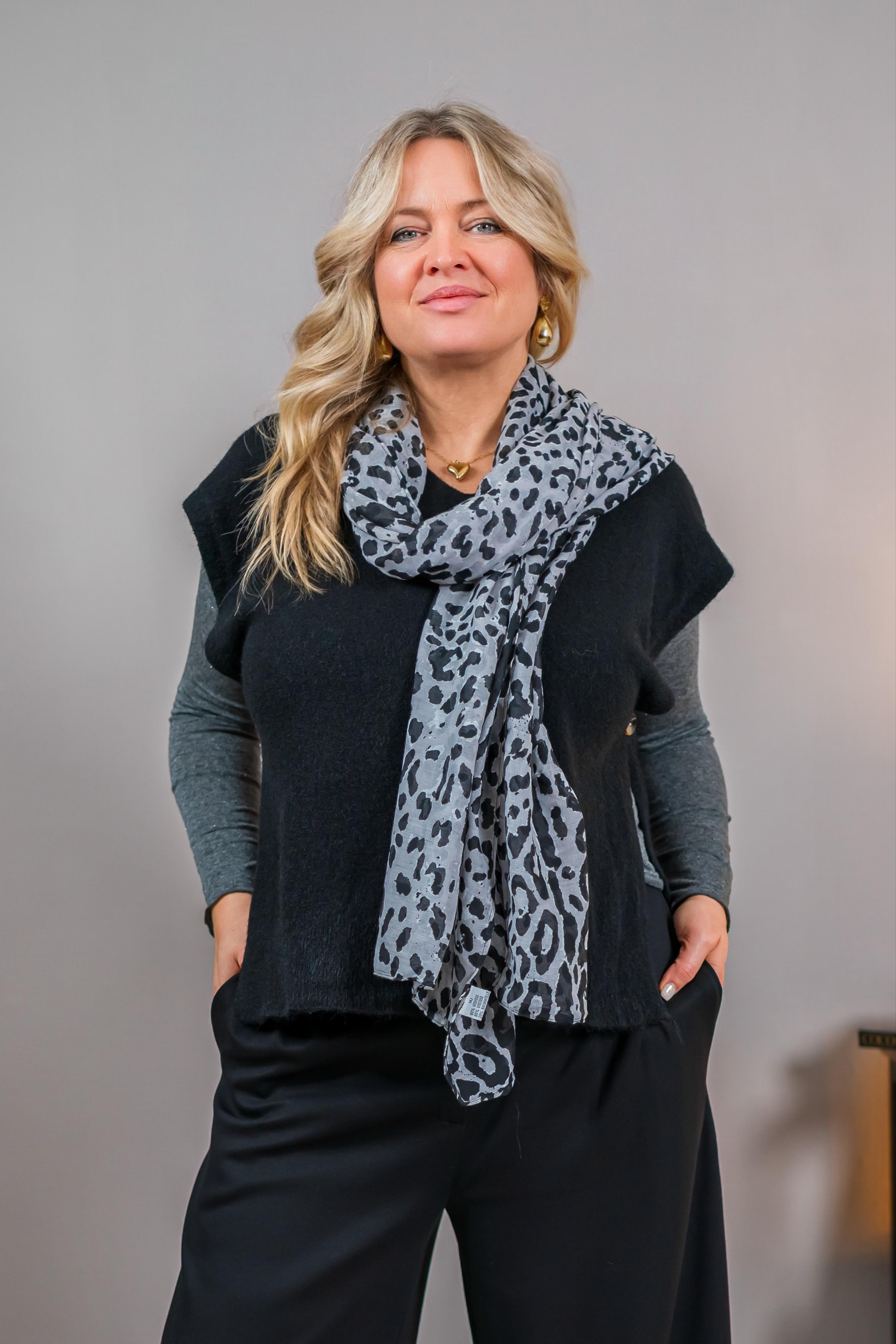 Strickpullunder mit V-Ausschnitt, schwarz