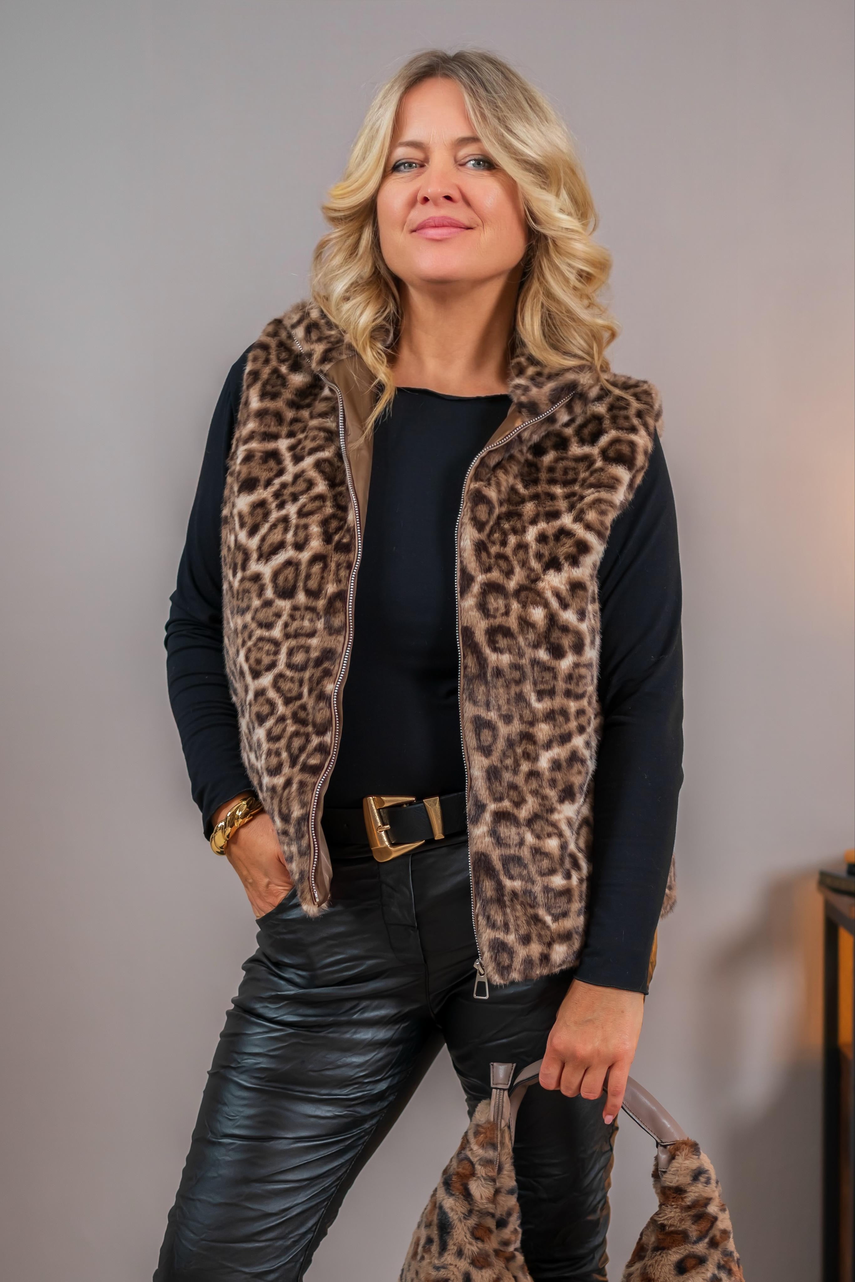 Weste im Leo-Look aus Kunstfell
