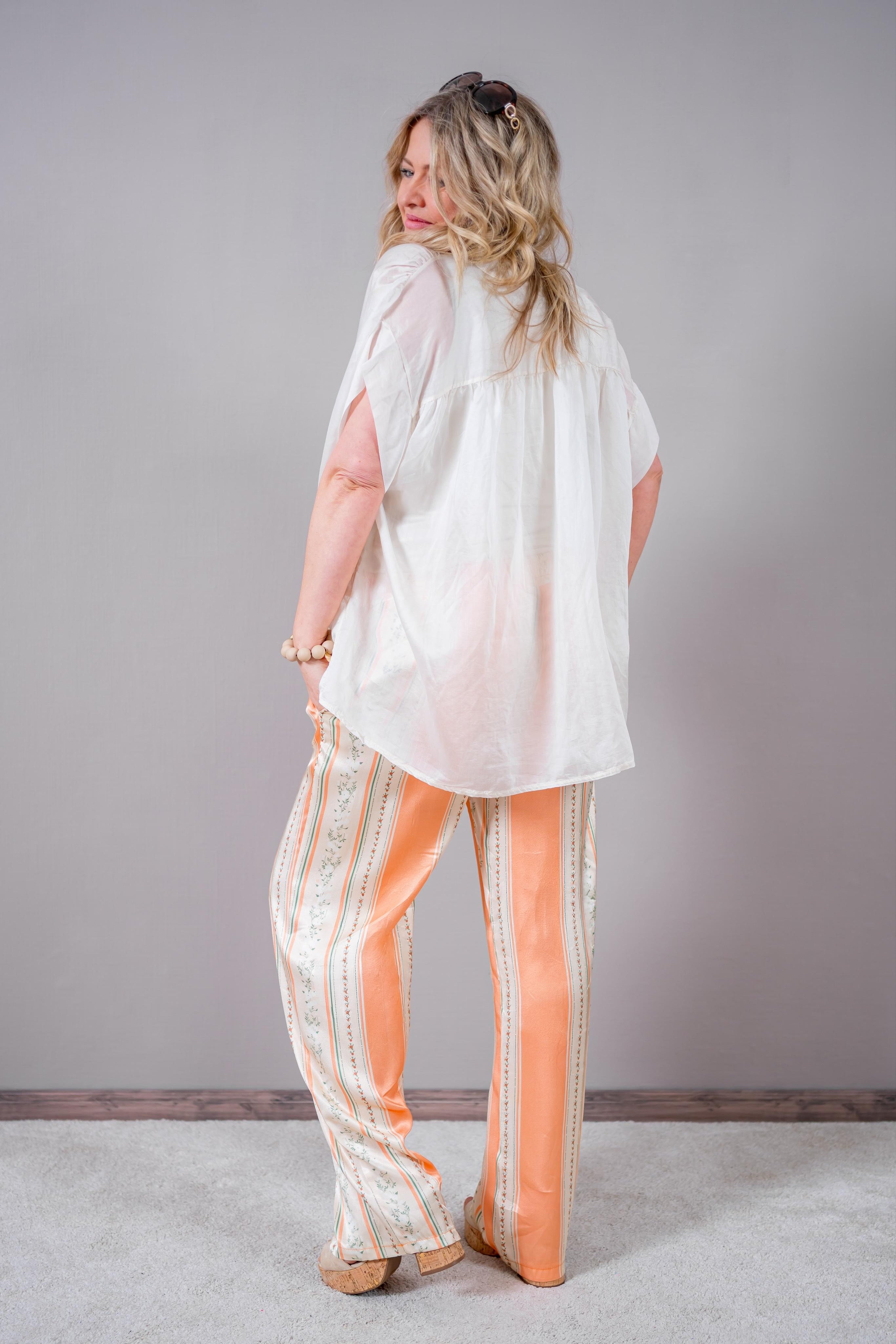 Kurzarm-Bluse, leicht transparent