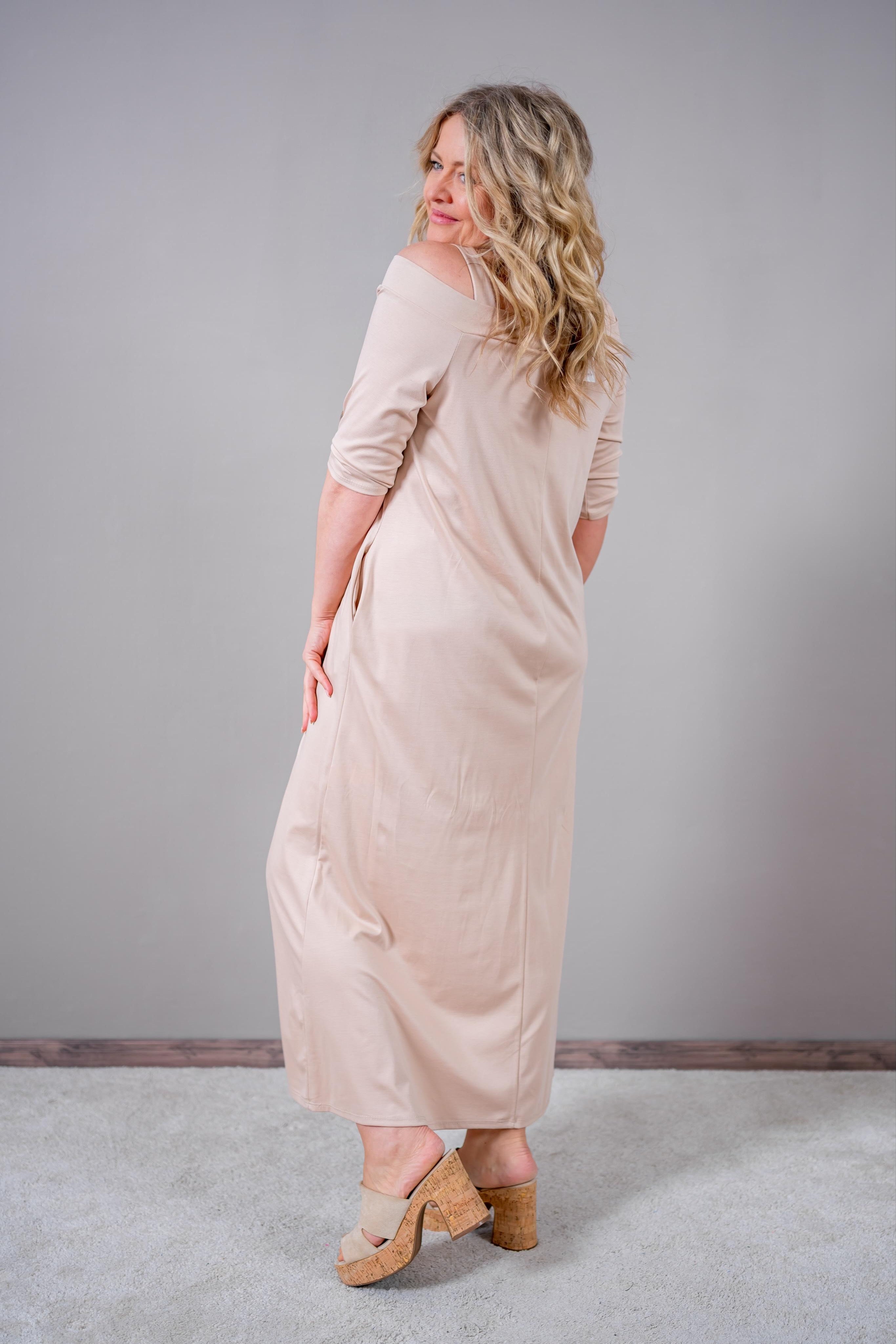 Langes Kleid in Nude