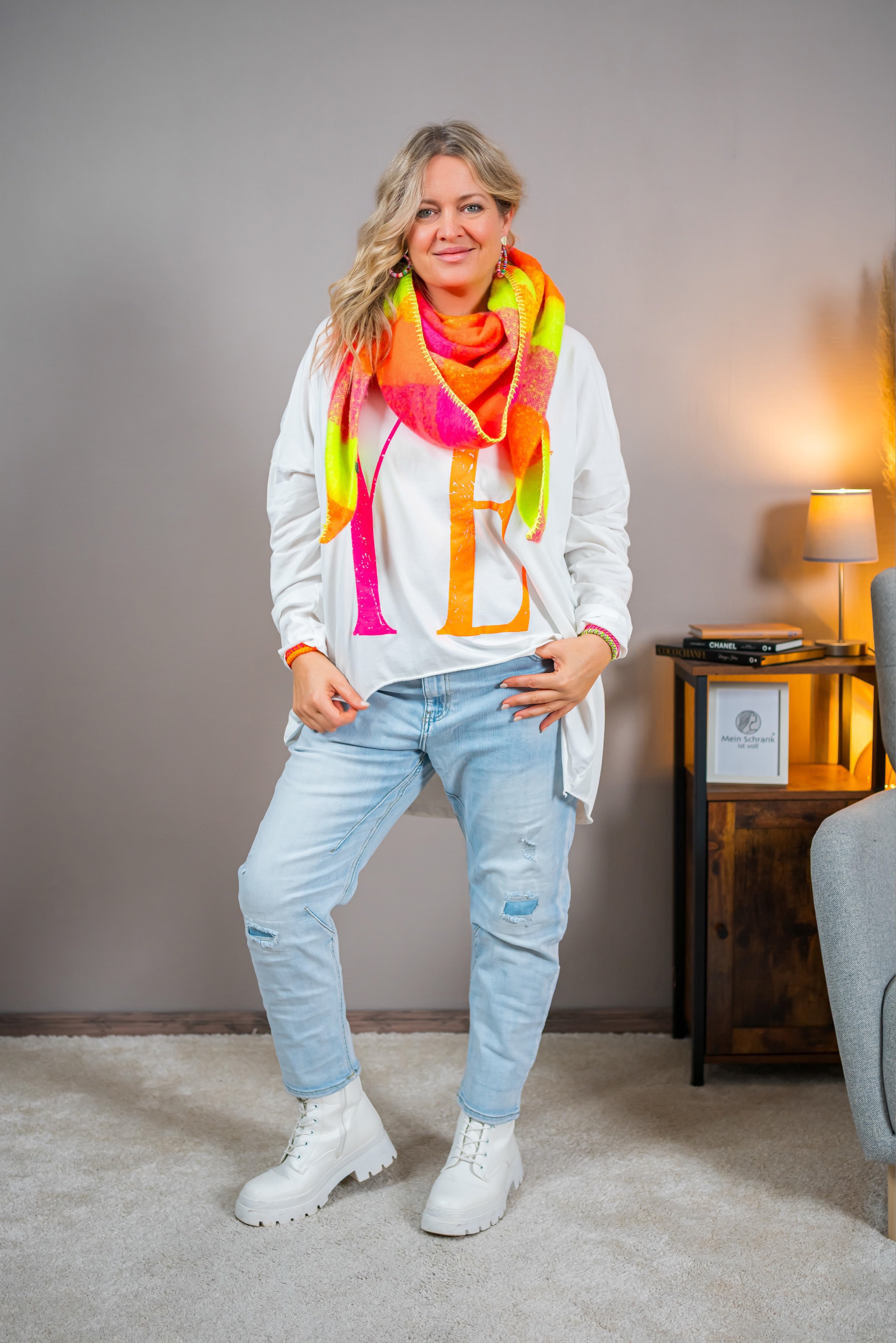 Oversized Shirt "YEAH" in Weiß