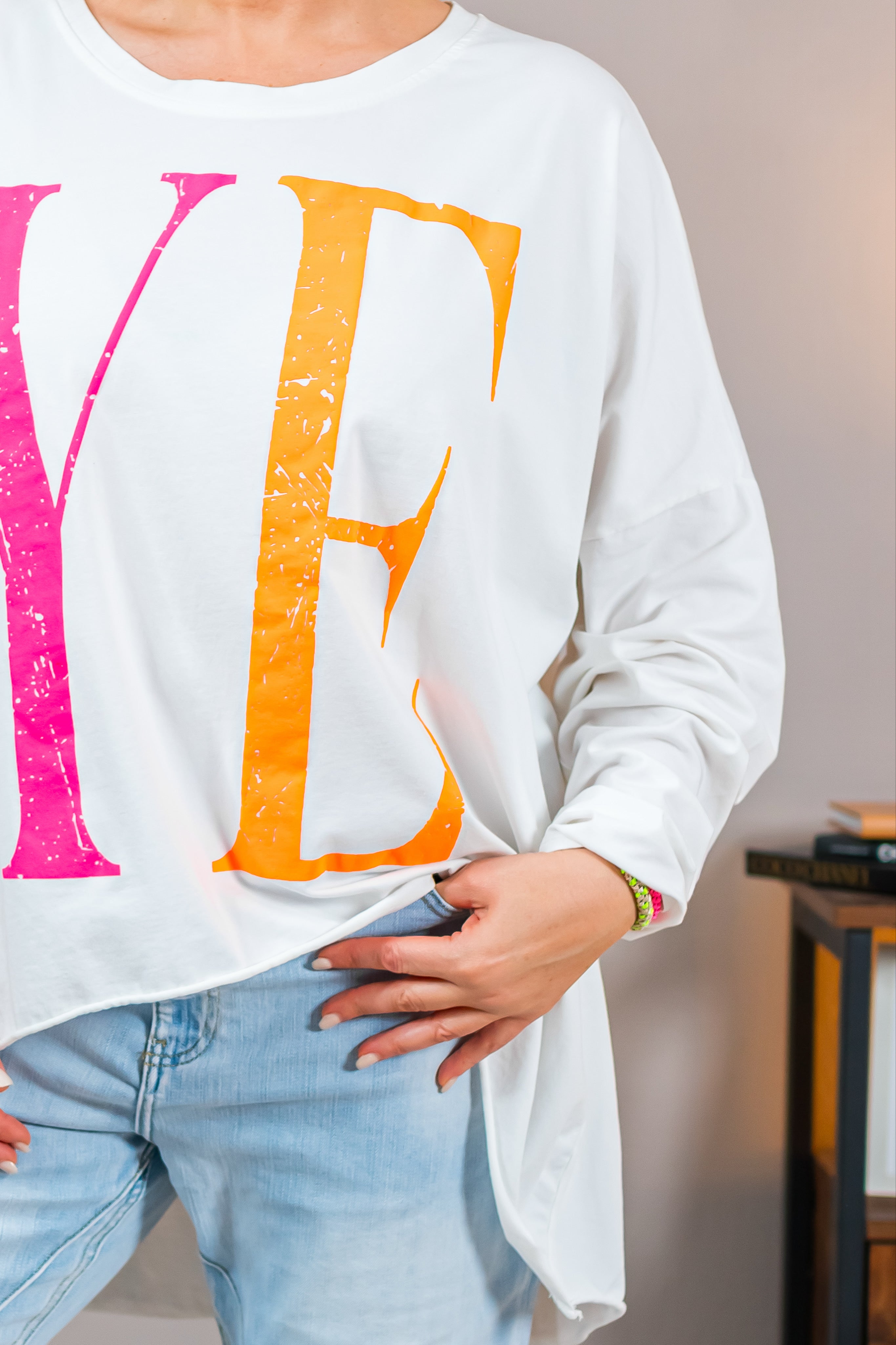 Oversized Shirt "YEAH" in Weiß