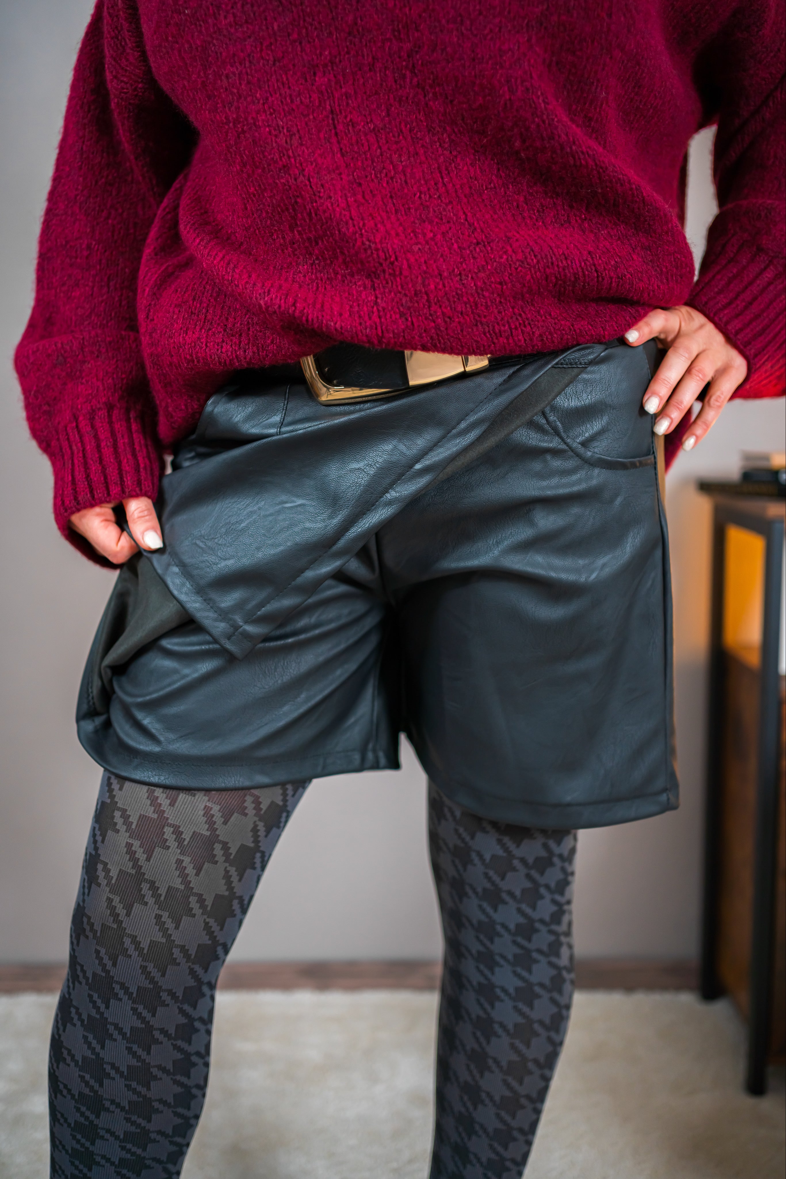 Kurzer Hosenrock in Lederoptik, schwarz ‼️ Lieferbar ab dem 01.12.2025‼️