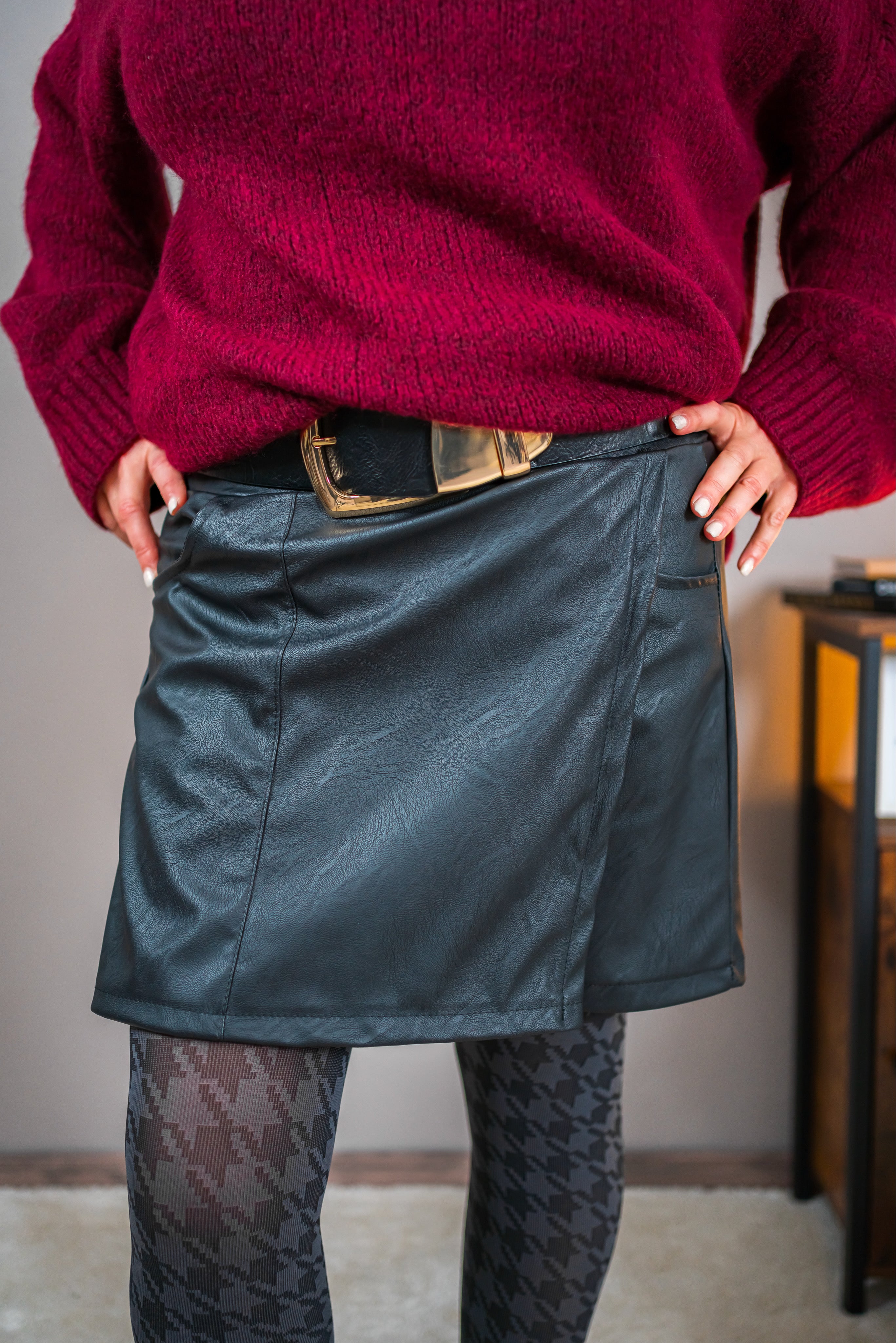 Kurzer Hosenrock in Lederoptik, schwarz ‼️ Lieferbar ab dem 01.12.2025‼️