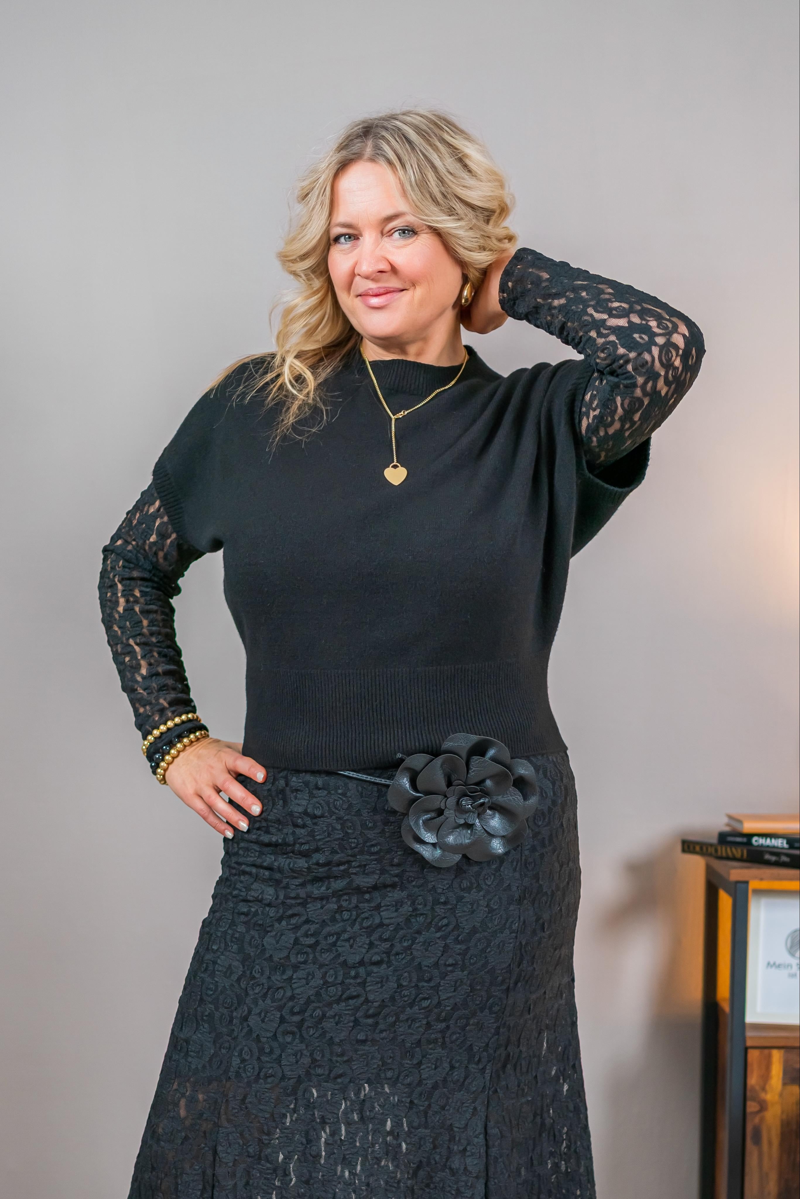 Spitzenrock, schwarz