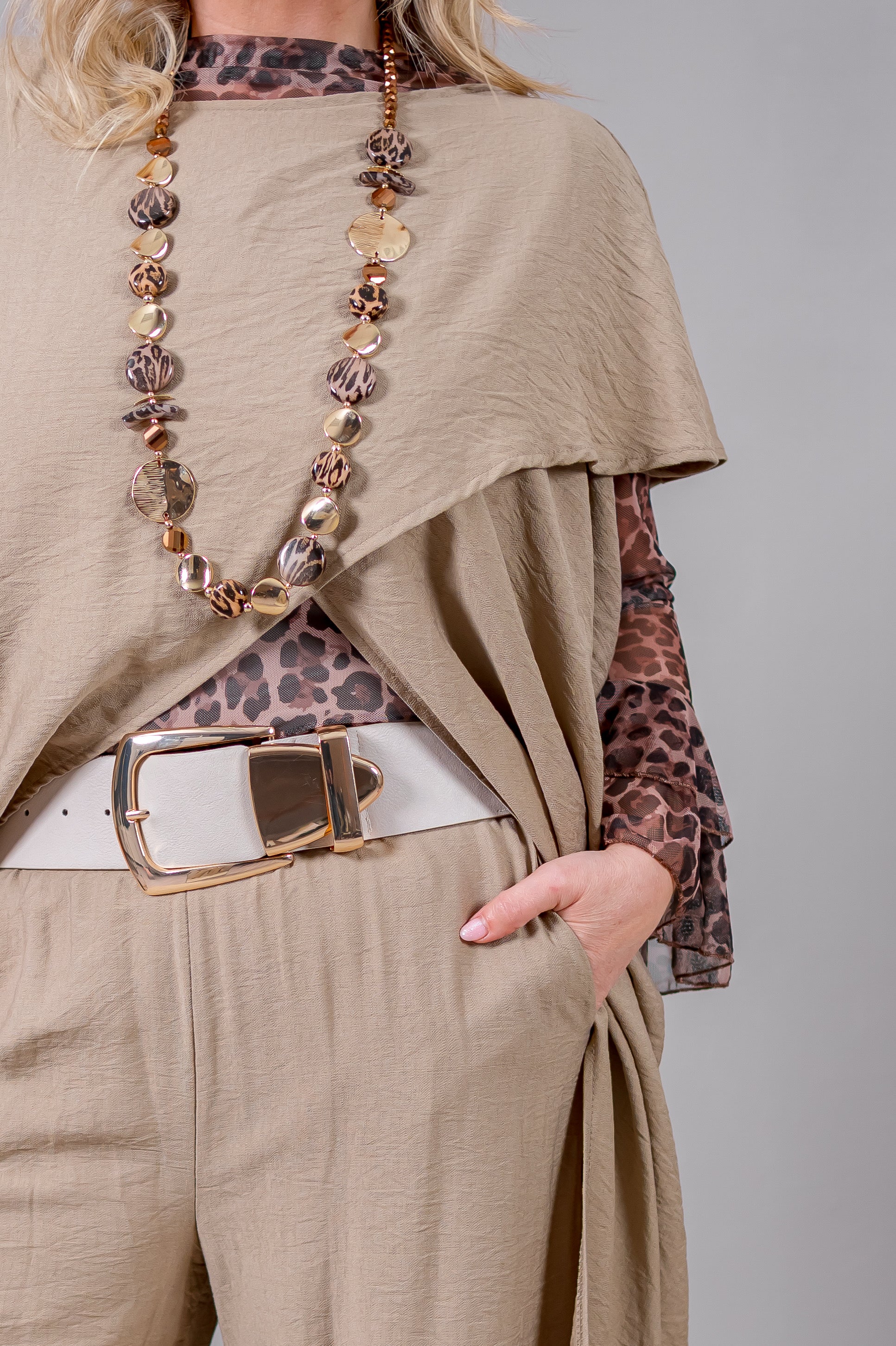 Asymmetrisches, lang geschnittenes Oberteil mit Lagenoptik, camel