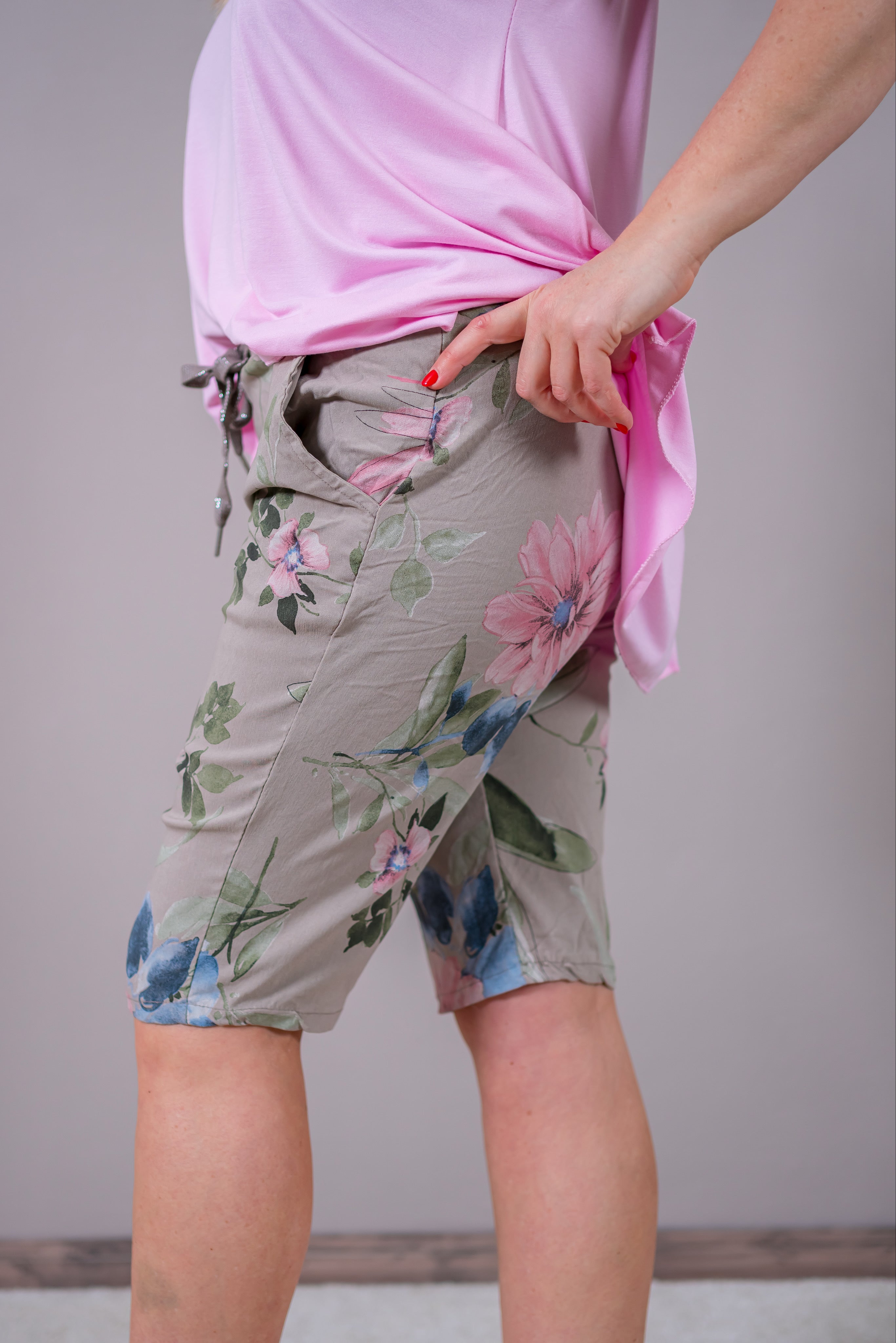 Shorts mit Allover-Blumenprint, taupe/bunt