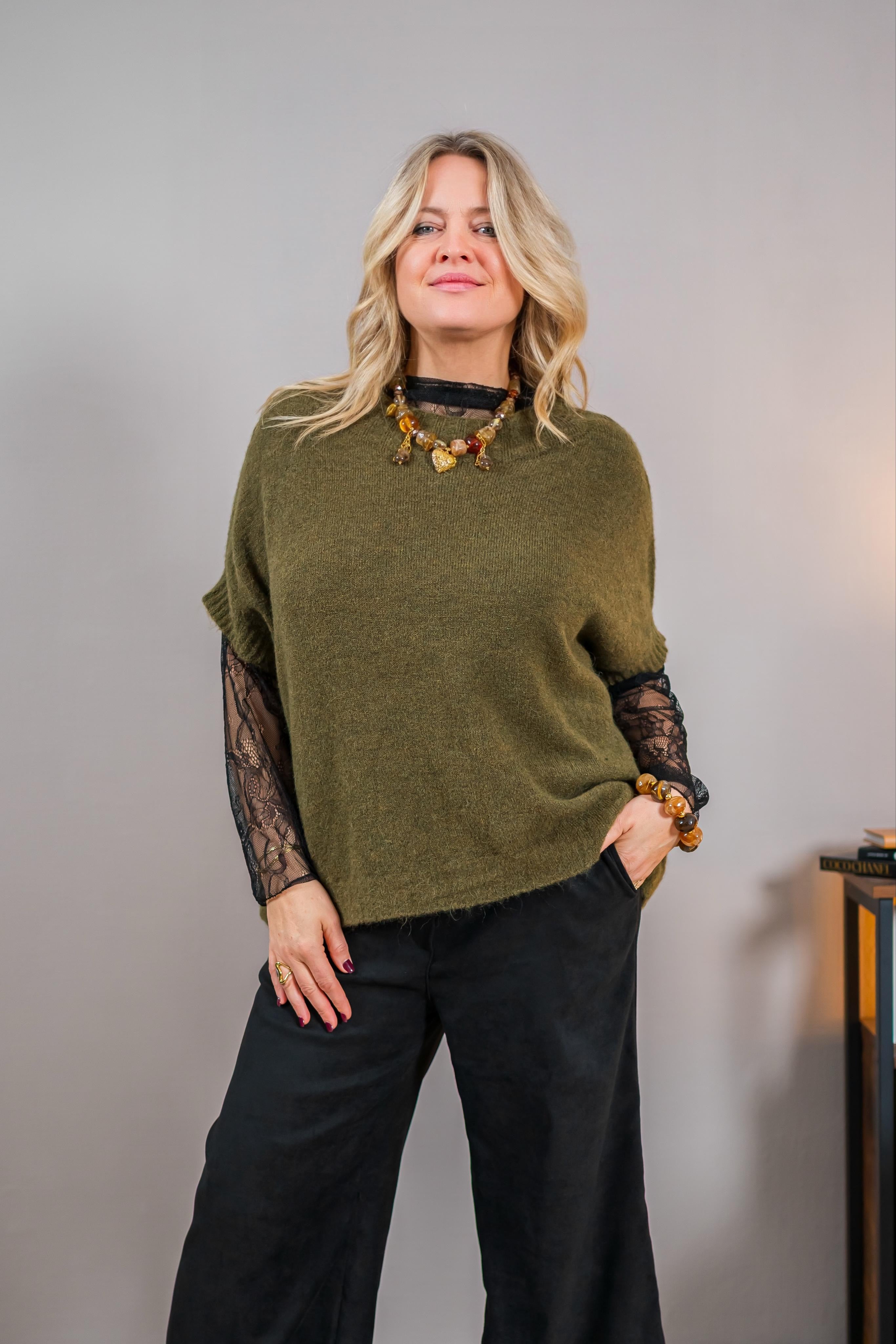 Kurzarm Oversized-Feinstrickpullover, olivgrün