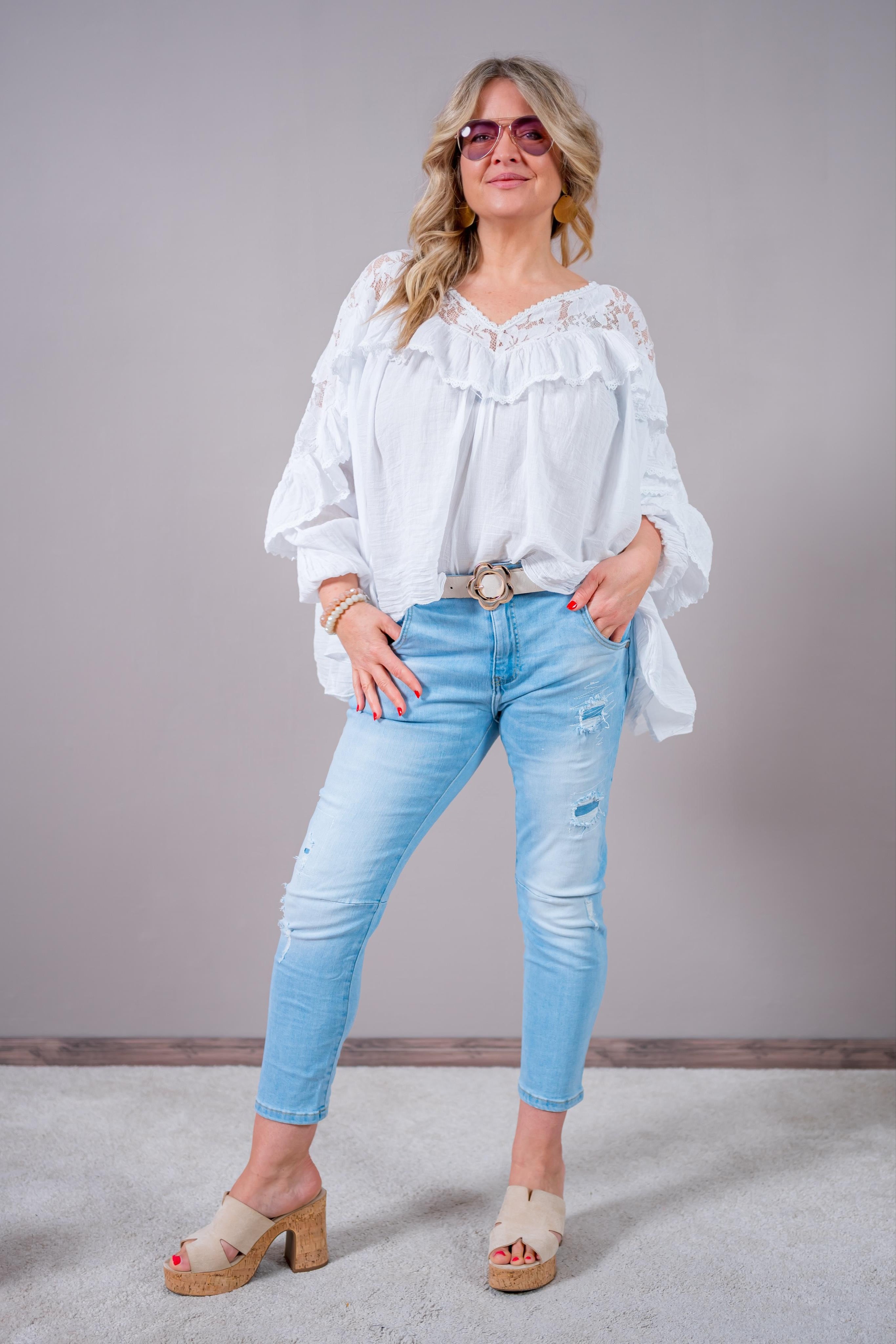 Bluse mit Volants und Spitze, weiß