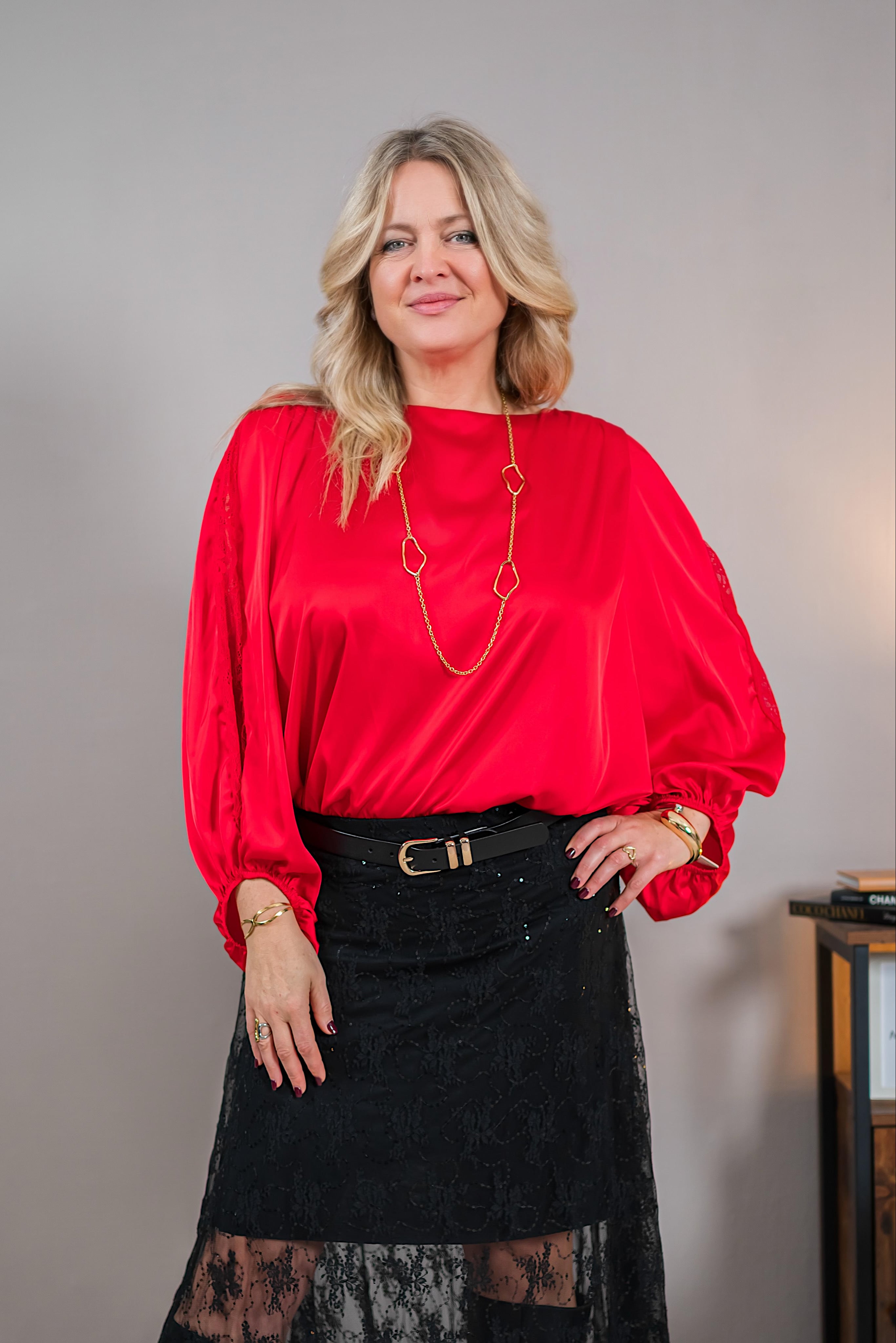 Bluse mit leichtem Glanz, rot