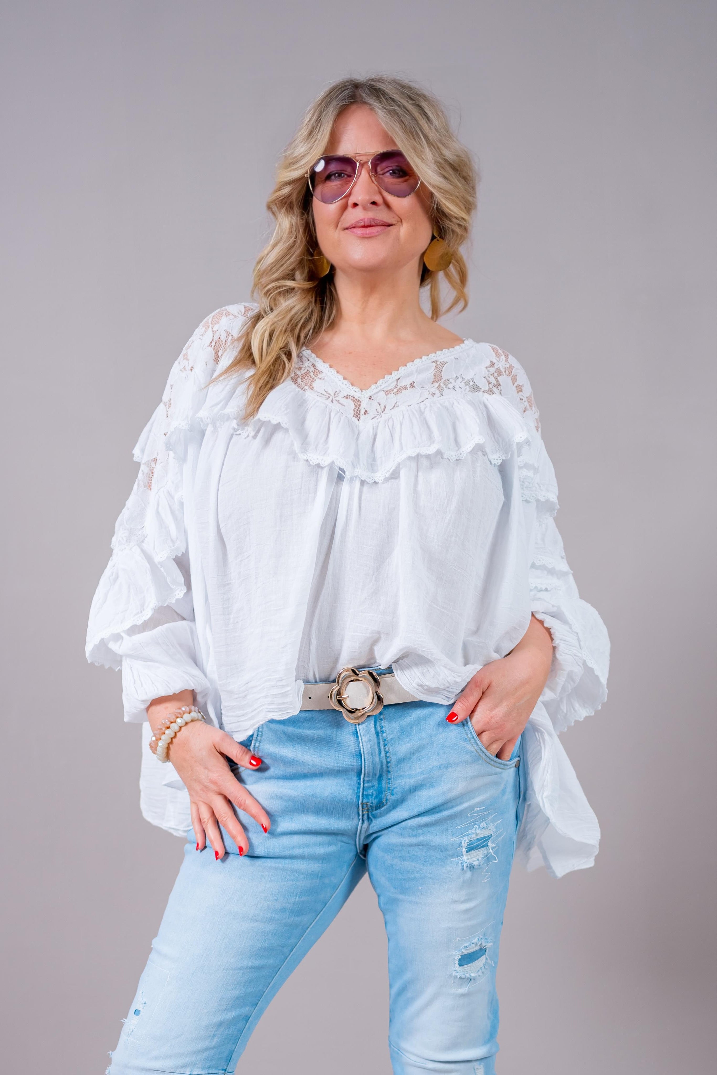 Bluse mit Volants und Spitze, weiß