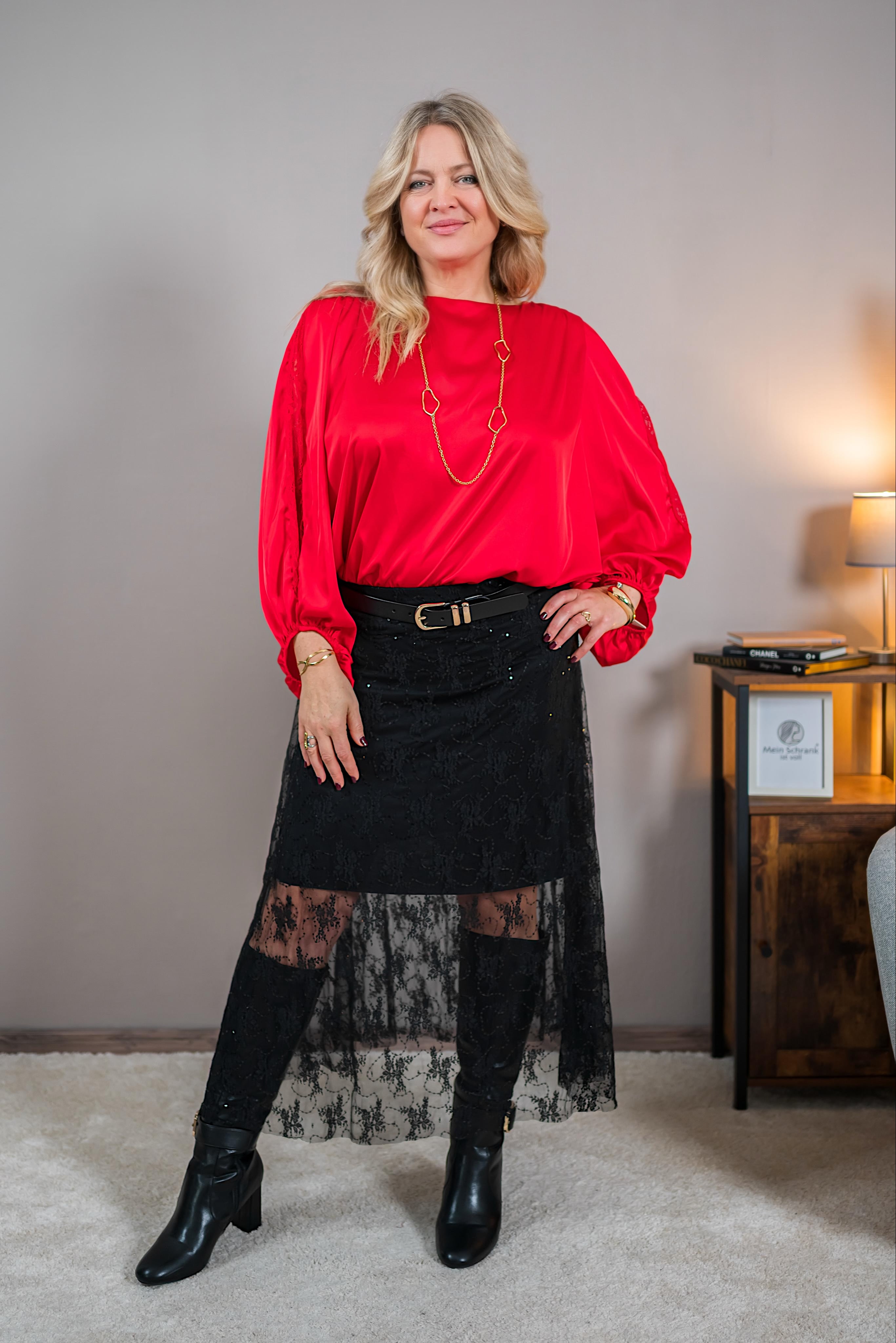 Bluse mit leichtem Glanz, rot