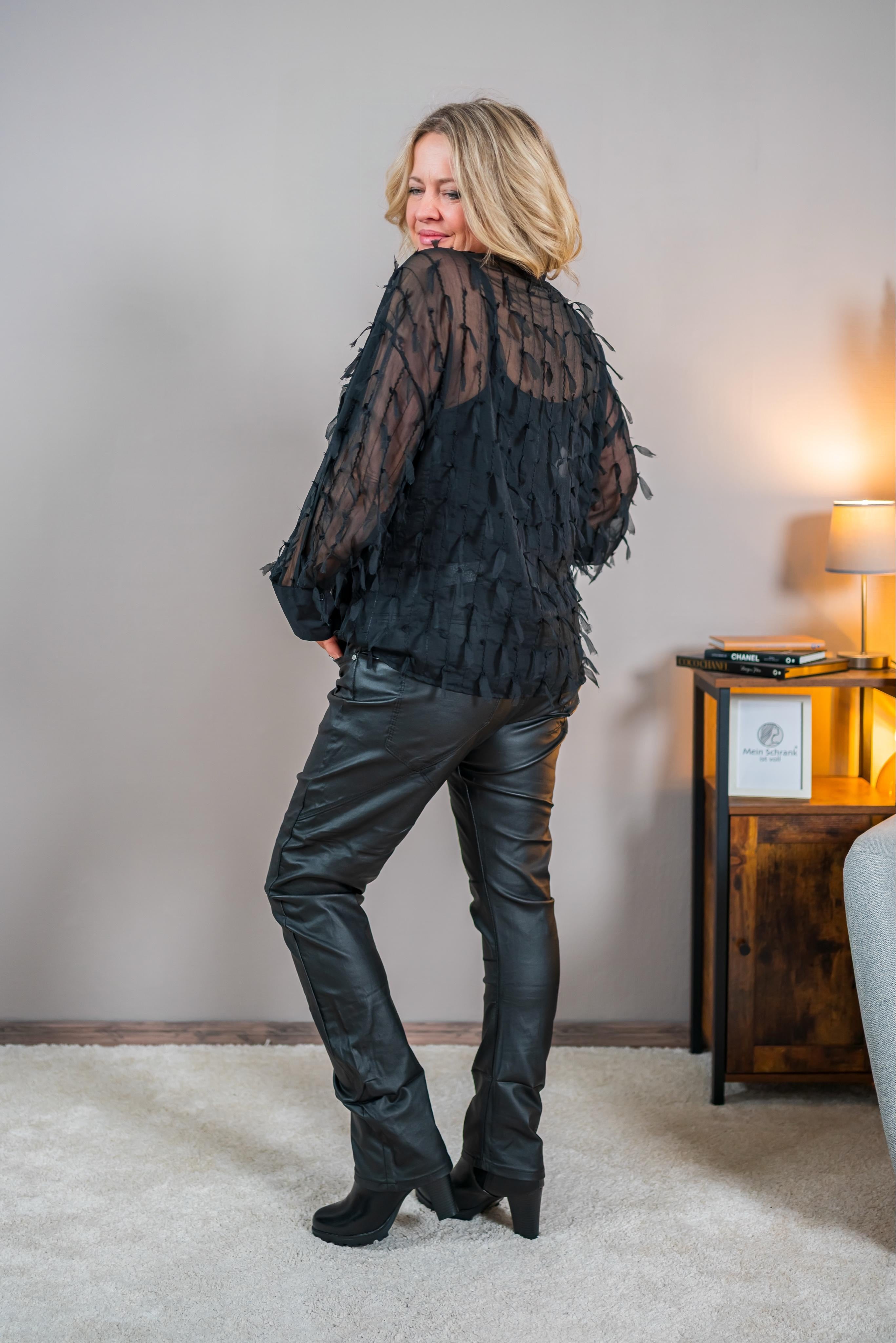 Bluse mit stylischen Fransen, schwarz