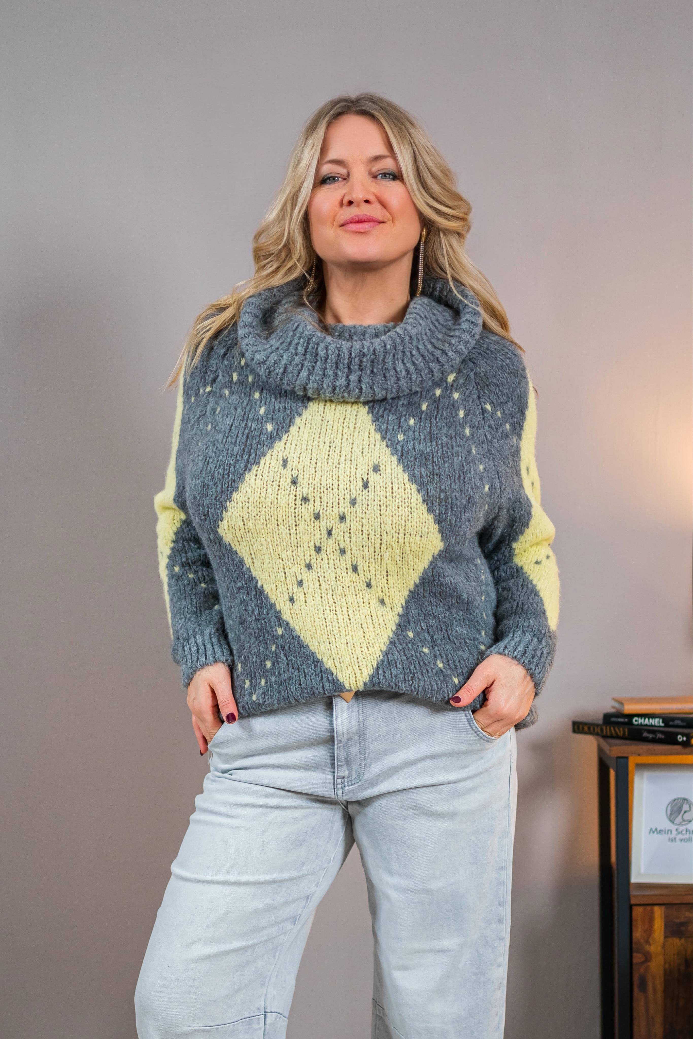Strickpullover mit Rautenmuster und Schalkragen, grau/gelb