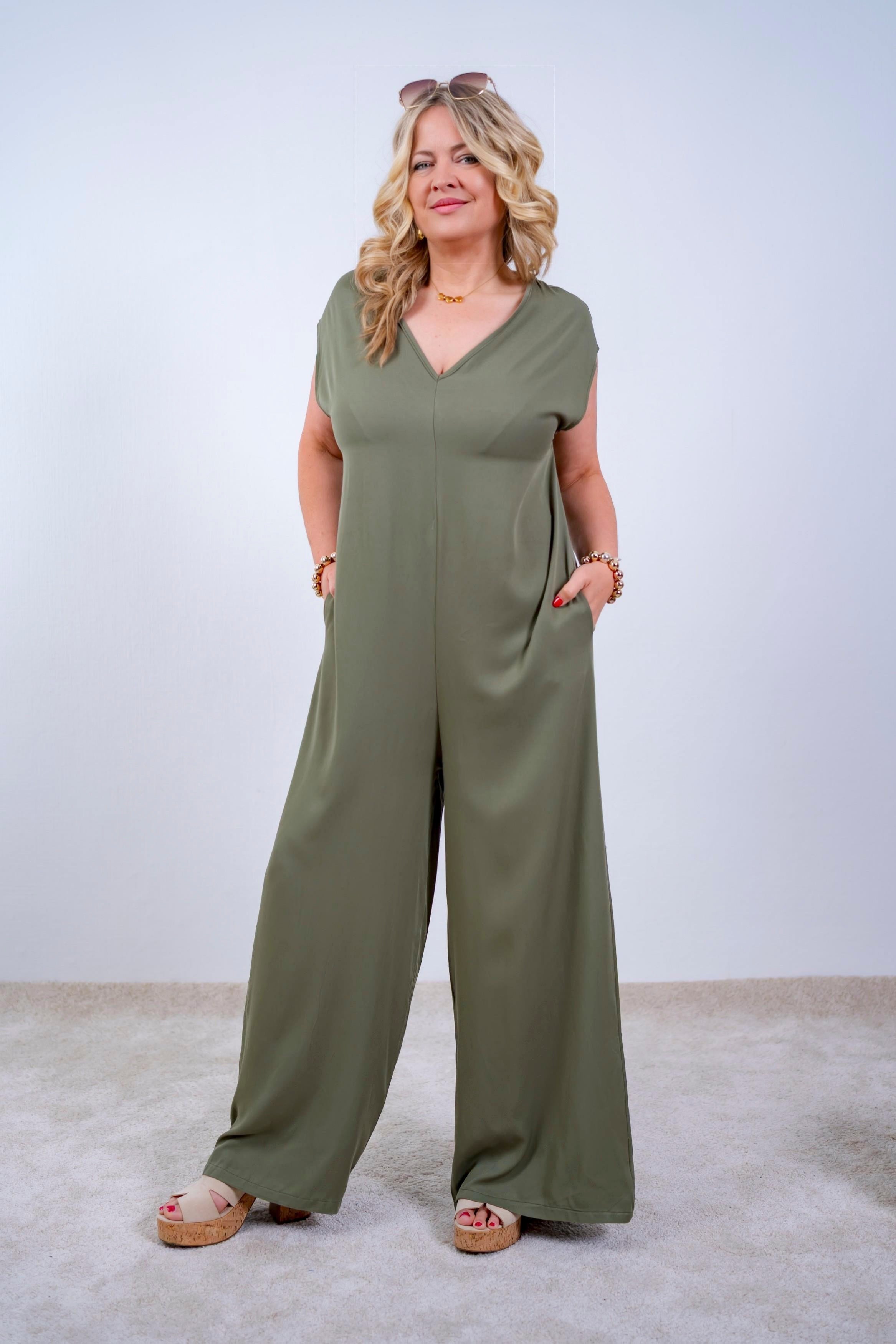 Jumpsuit mit V-Ausschnitt, khaki