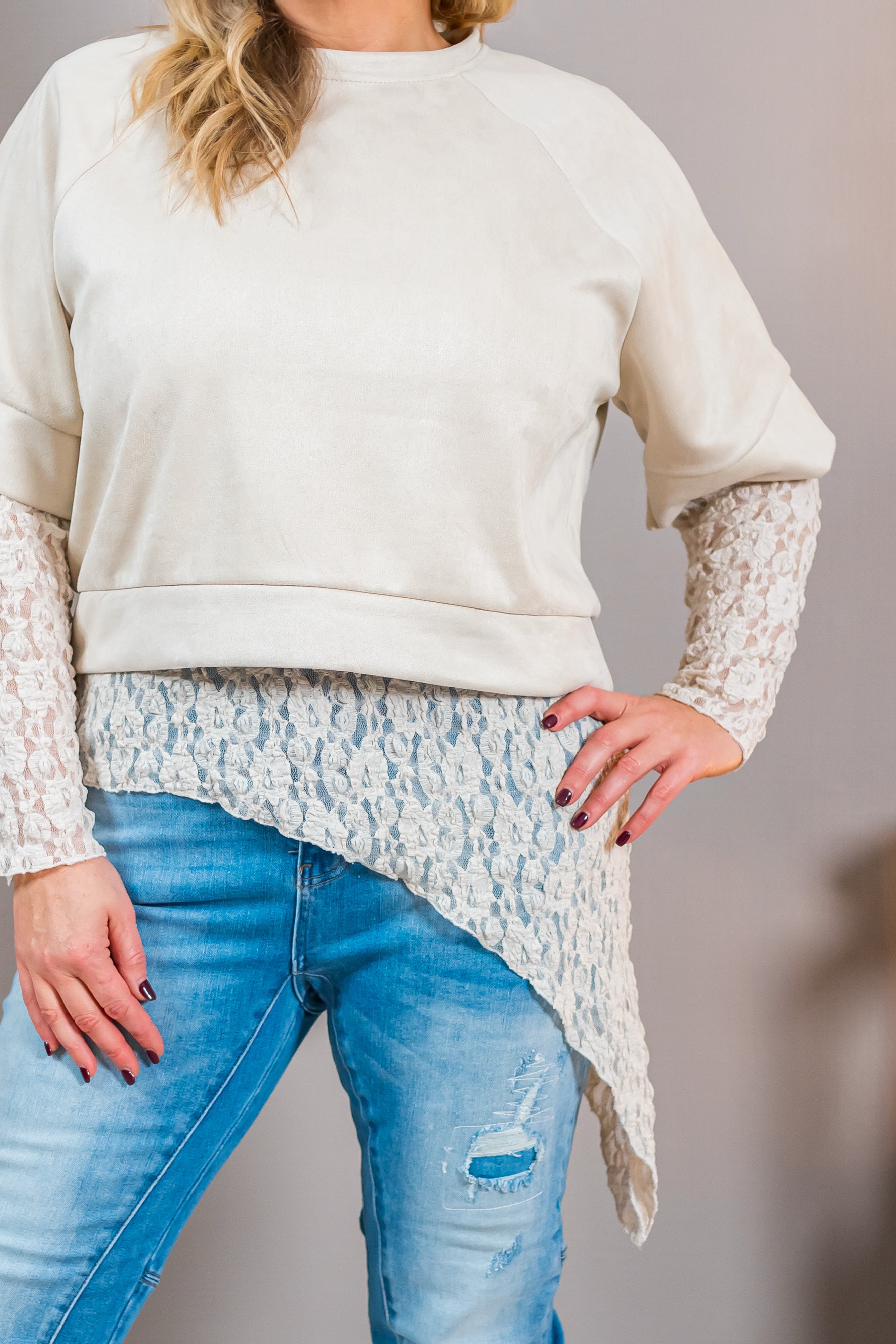 Cropped Shirt in Velourslederoptik, beige