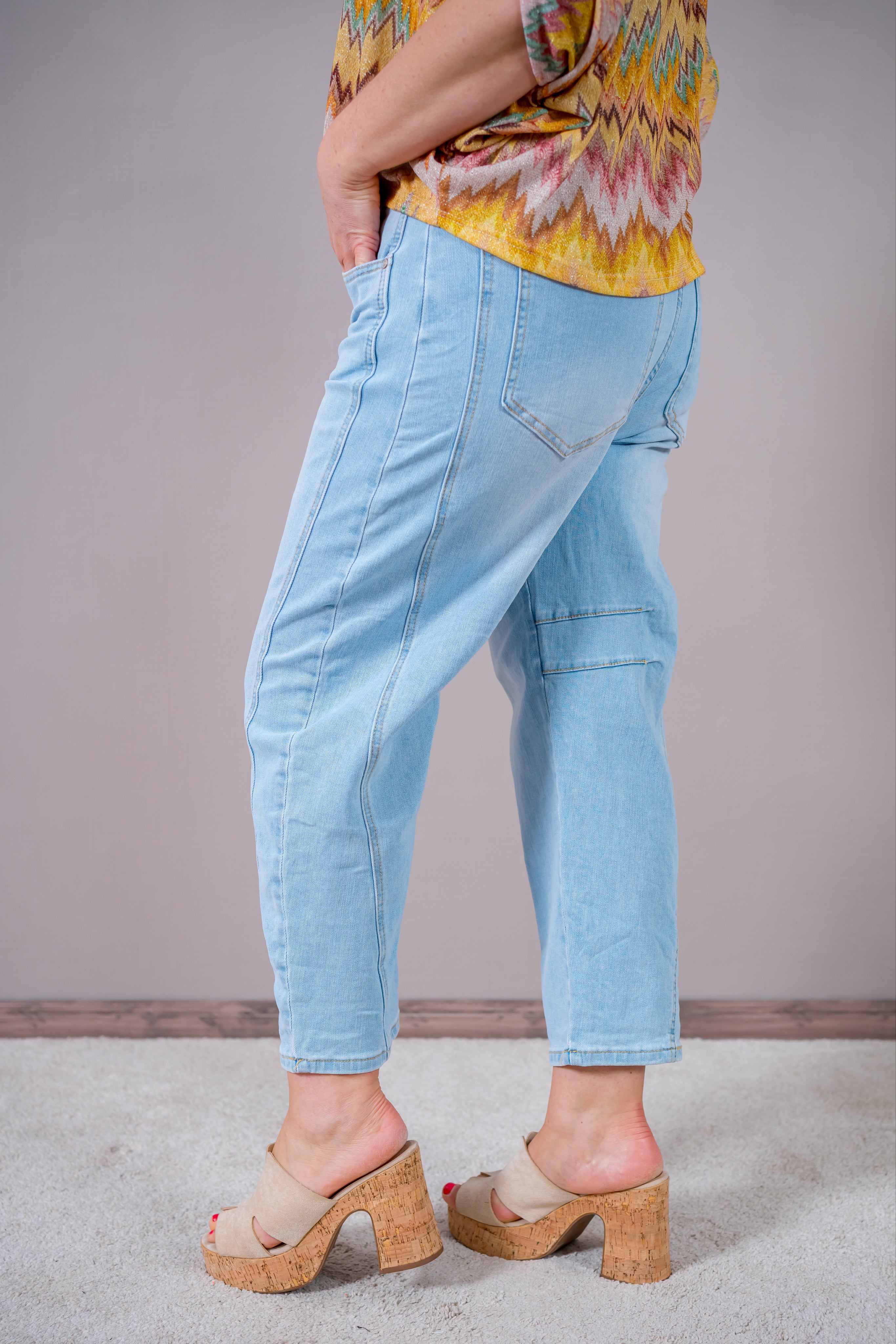 Leichte Barrel-Jeans, hellblau