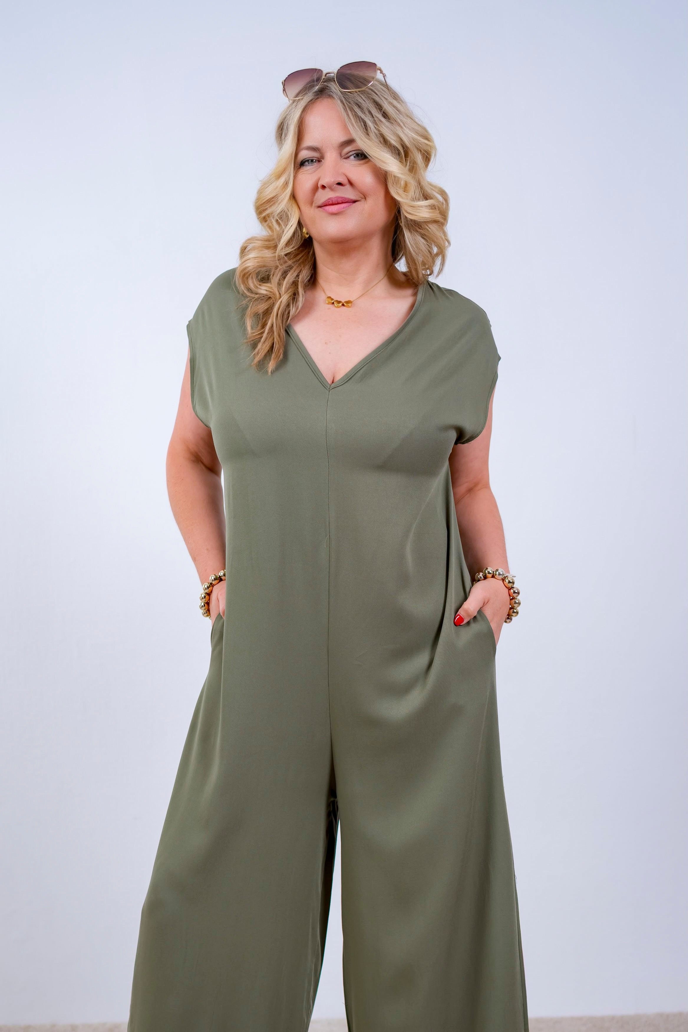 Jumpsuit mit V-Ausschnitt, khaki