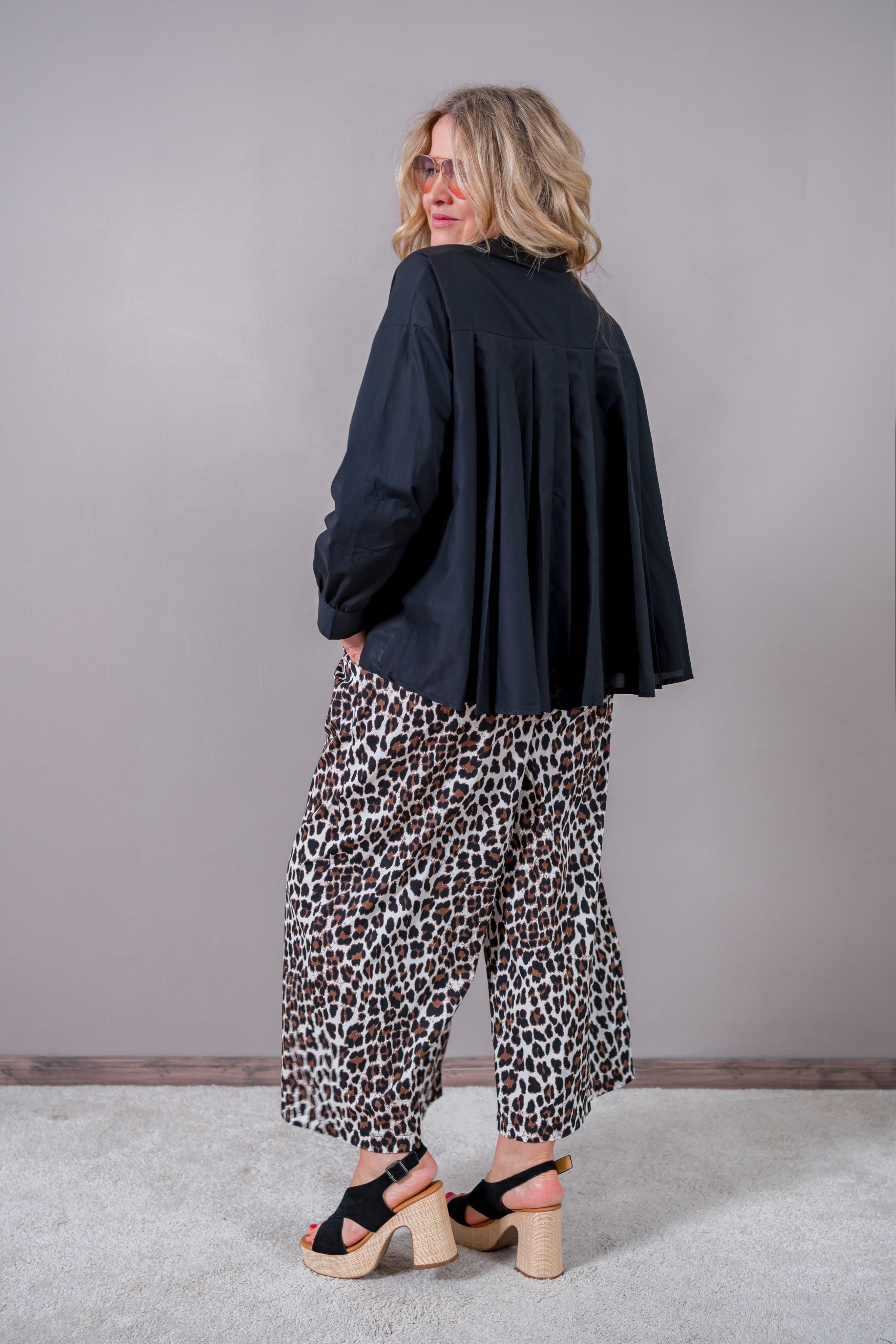 Bluse mit Plissee-Rücken, schwarz