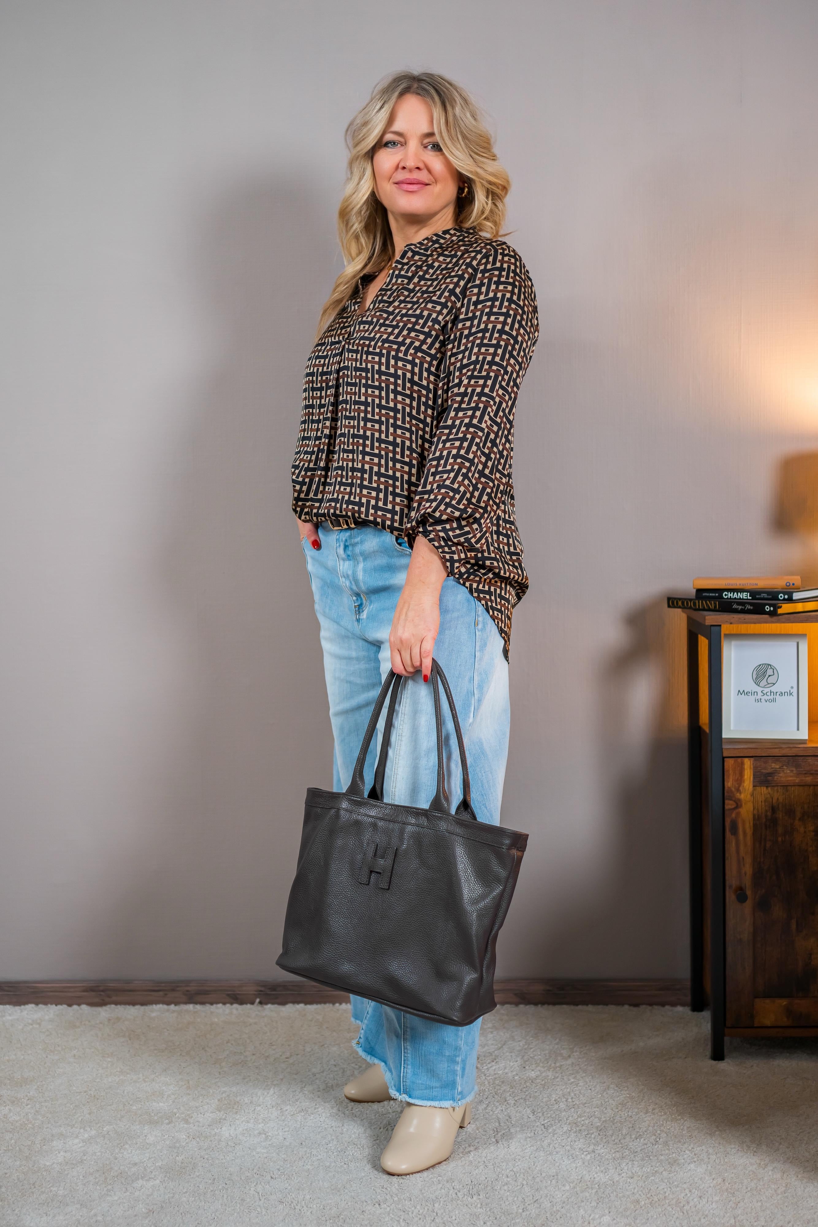 Leichte Bluse, gemustert