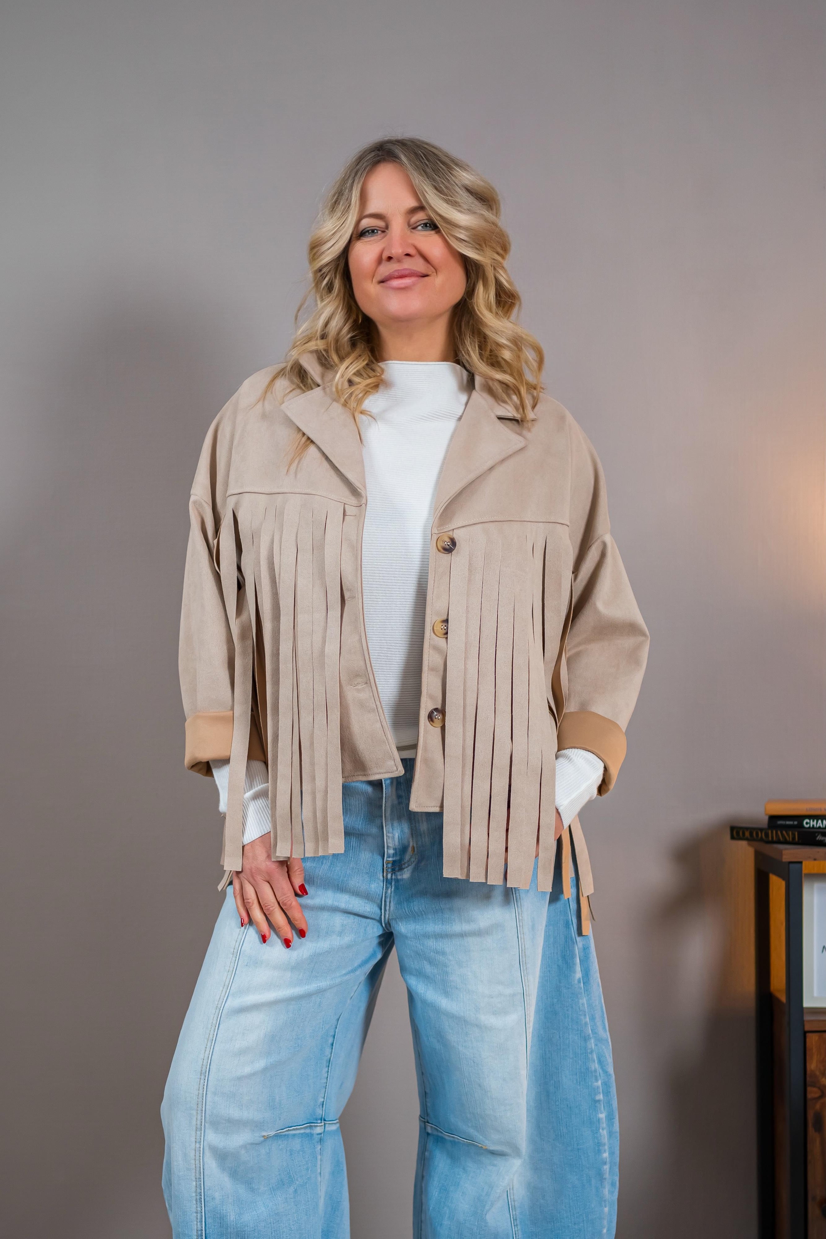 Stylische Jacke in Wildleder-Optik mit Fransen, beige
