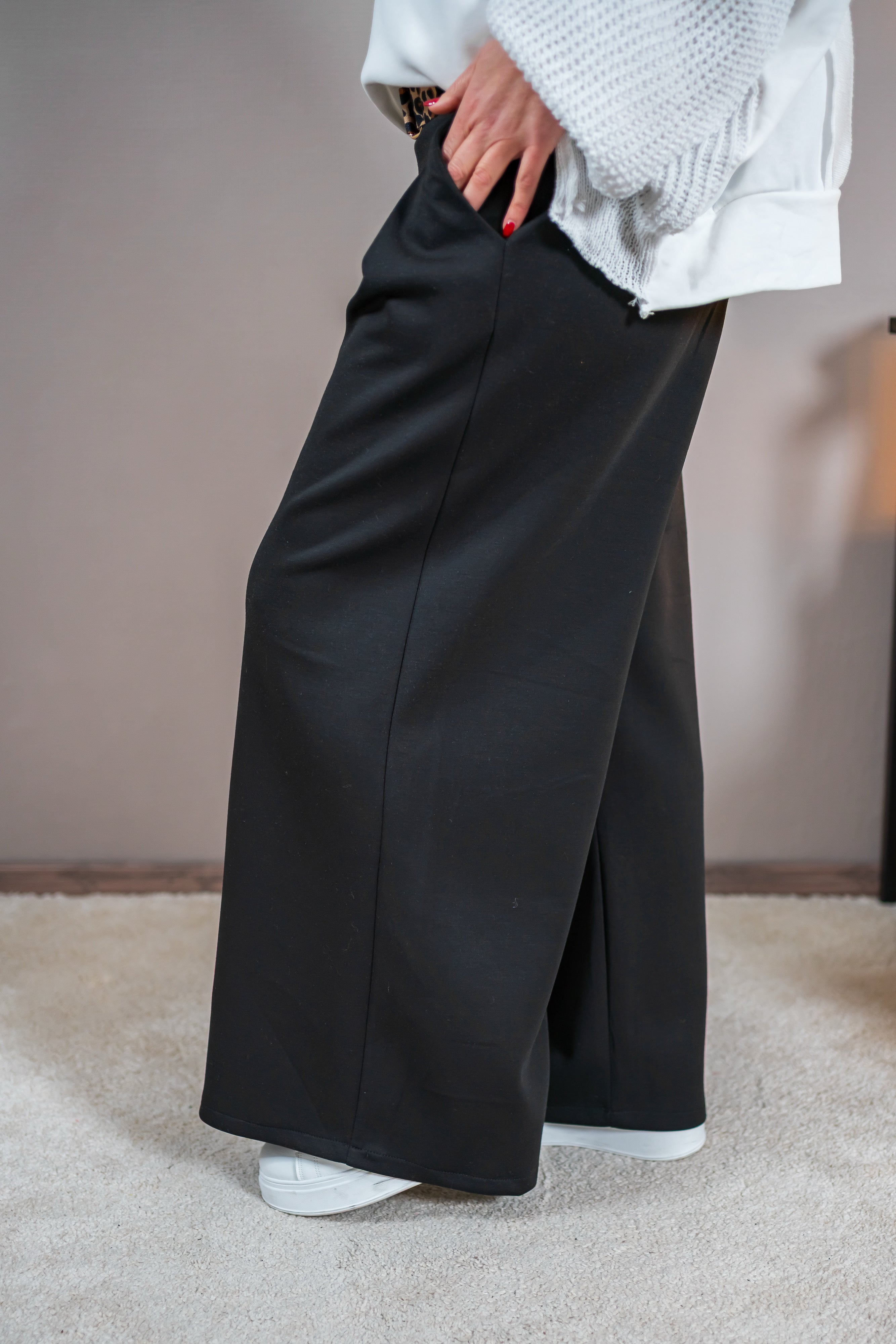 Jerseyhose mit Bundfalte, schwarz