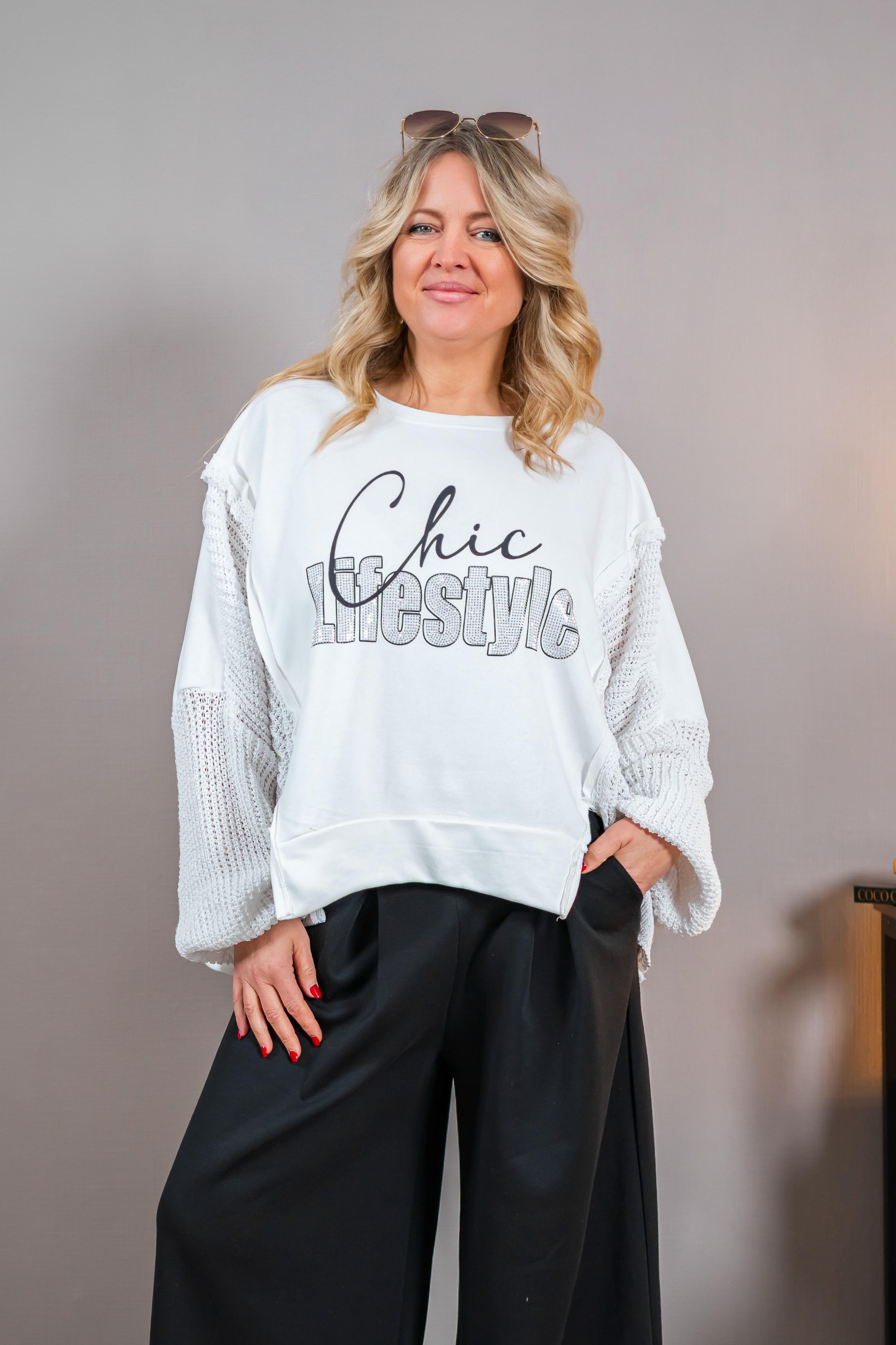 Sweatshirt mit Statement-Print und Strickärmeln, weiß