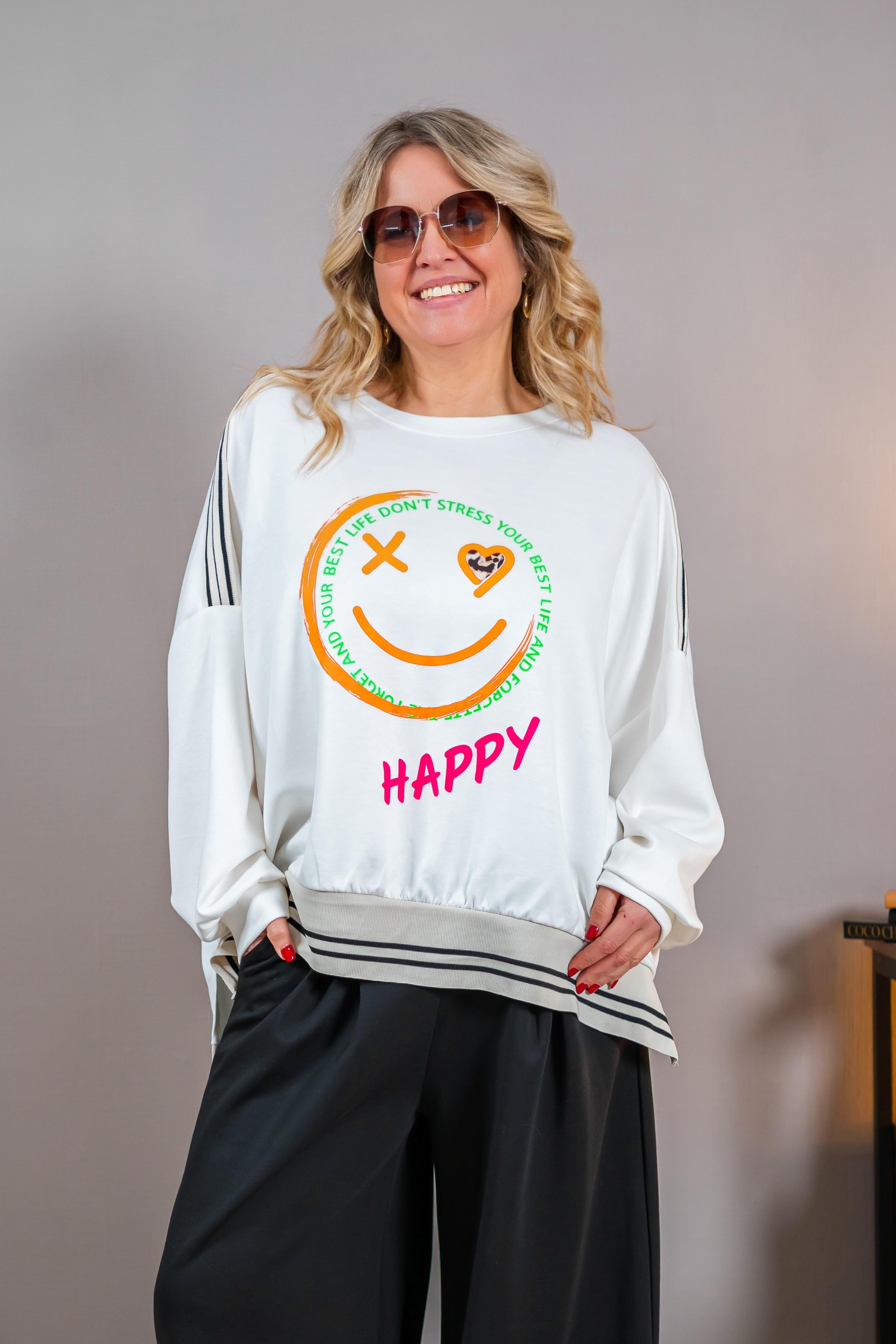Oversize Sweatshirt mit Smiley-Motiv, weiß/bunt